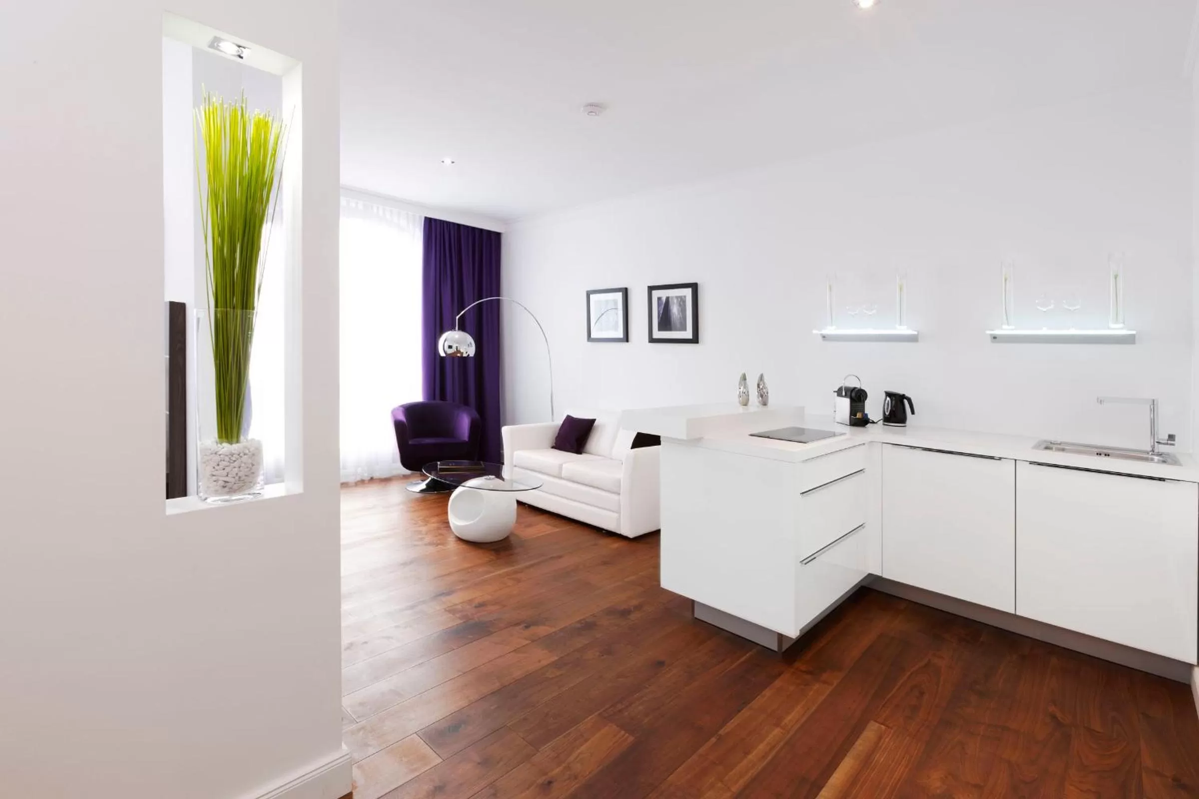 Kitchen or kitchenette in Central Hotel