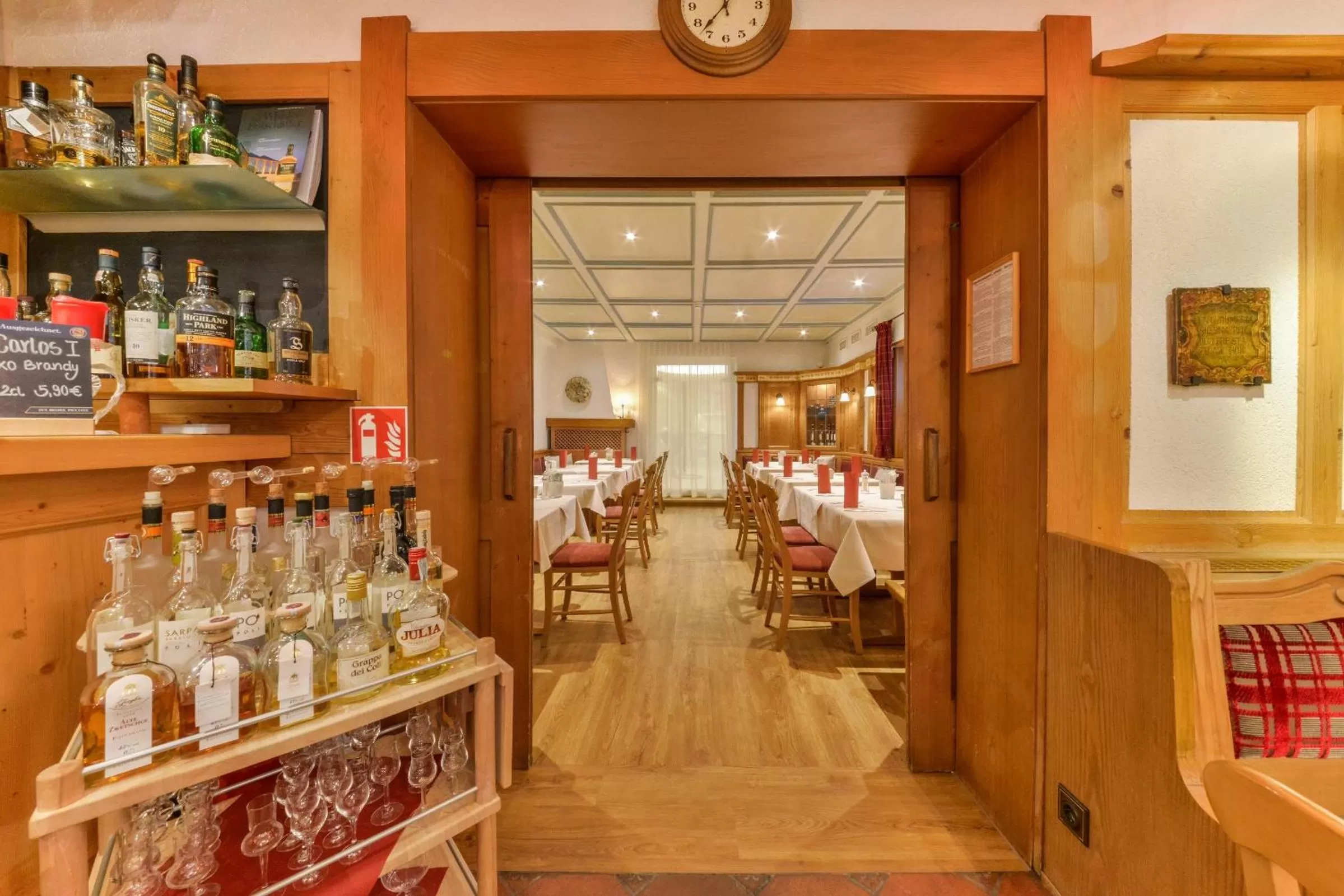 Restaurant/places to eat in Hotel Schiller