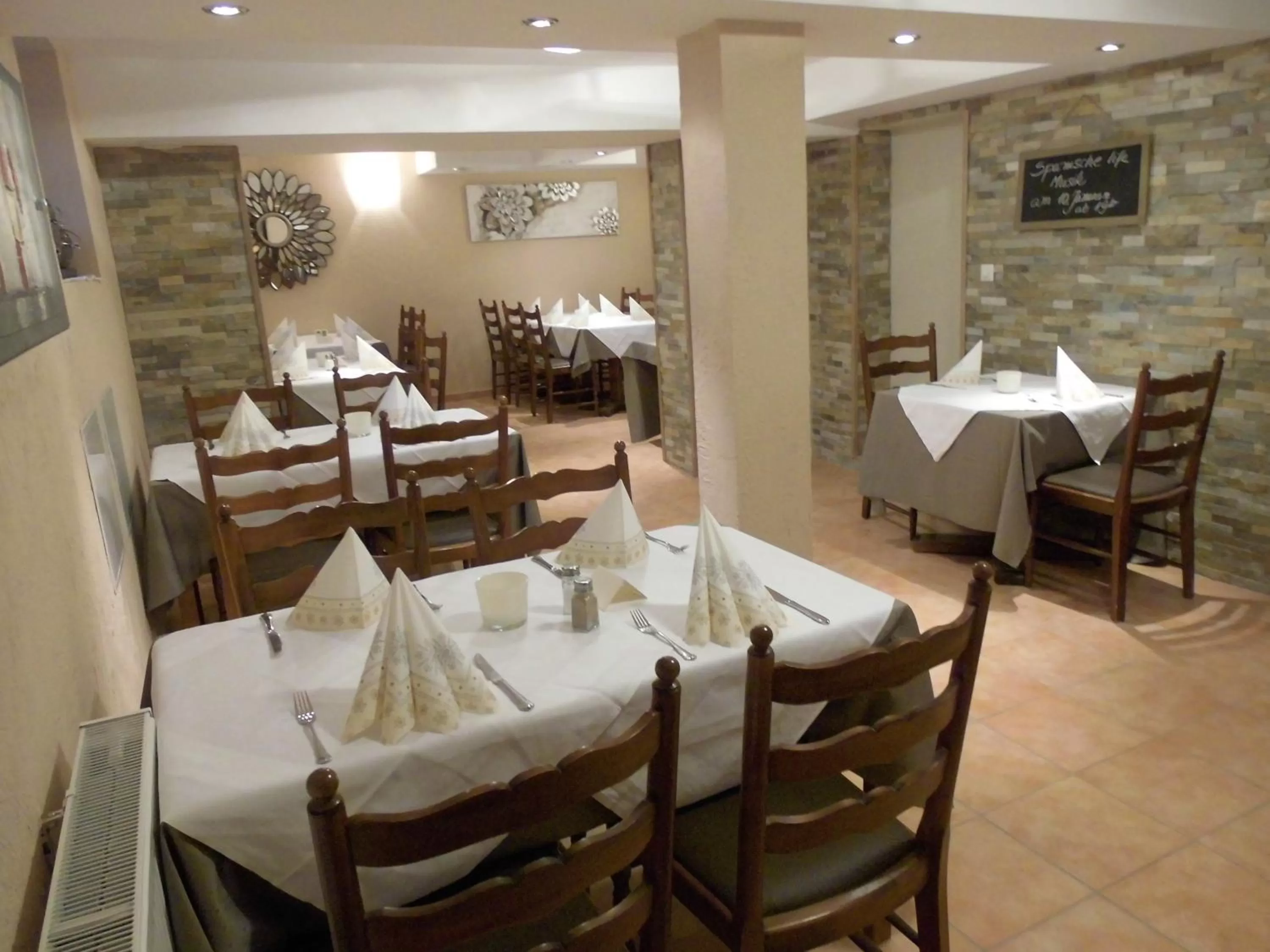 Restaurant/places to eat in Hotel-Restaurant Schwyzerhüsli