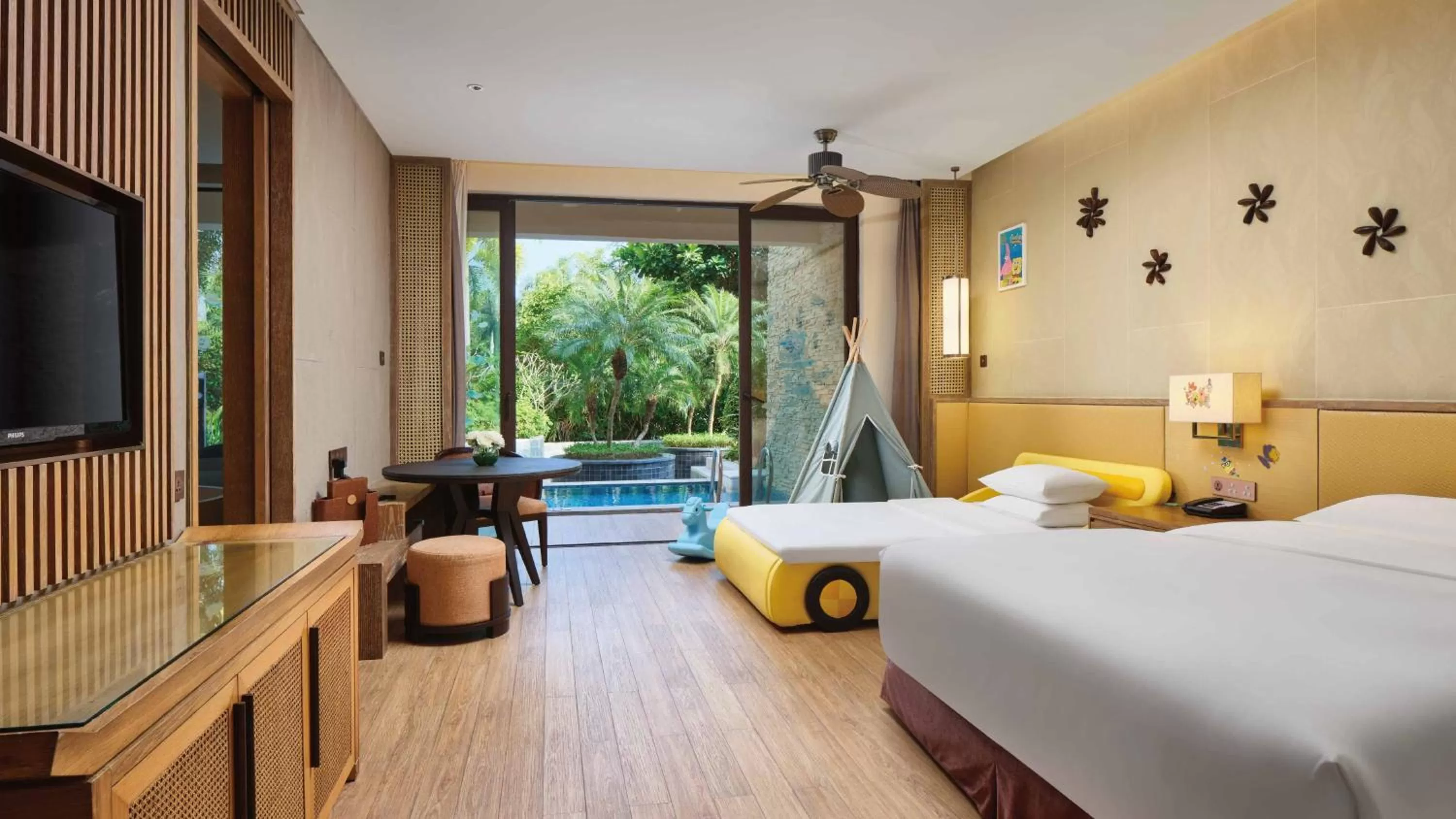 Photo of the whole room in Crowne Plaza Hailing Island, an IHG Hotel