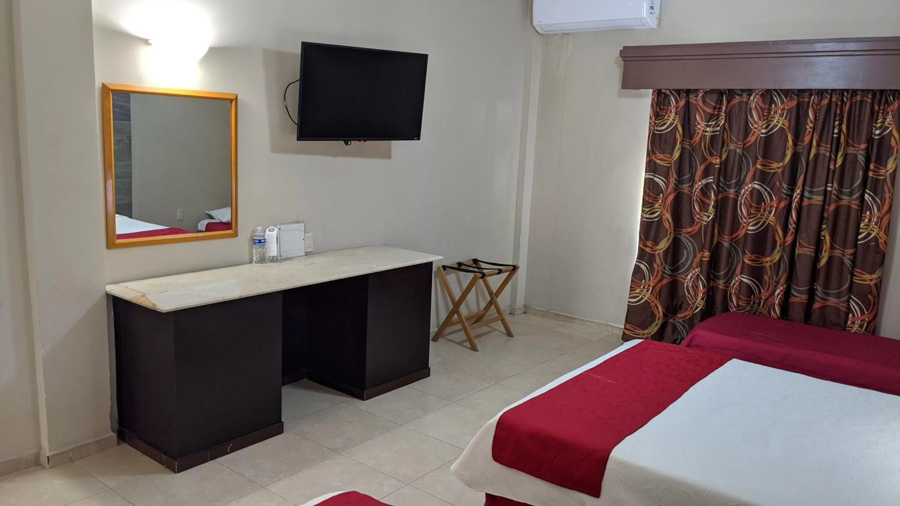 TV and multimedia, Bed in Hotel Mediterraneo