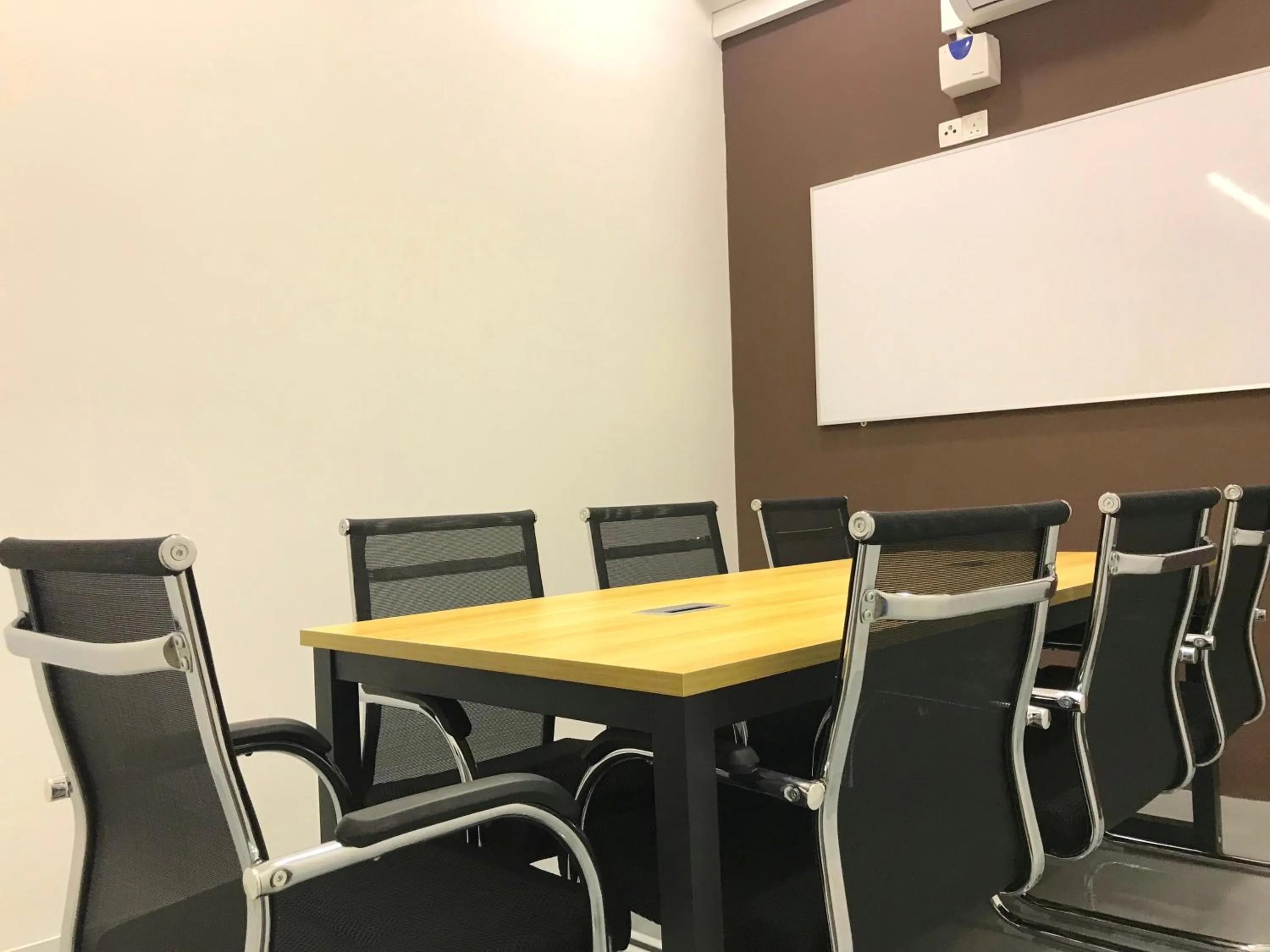 Meeting/conference room in Sunset Seaview Vacation Condos @ Infinity Avenue