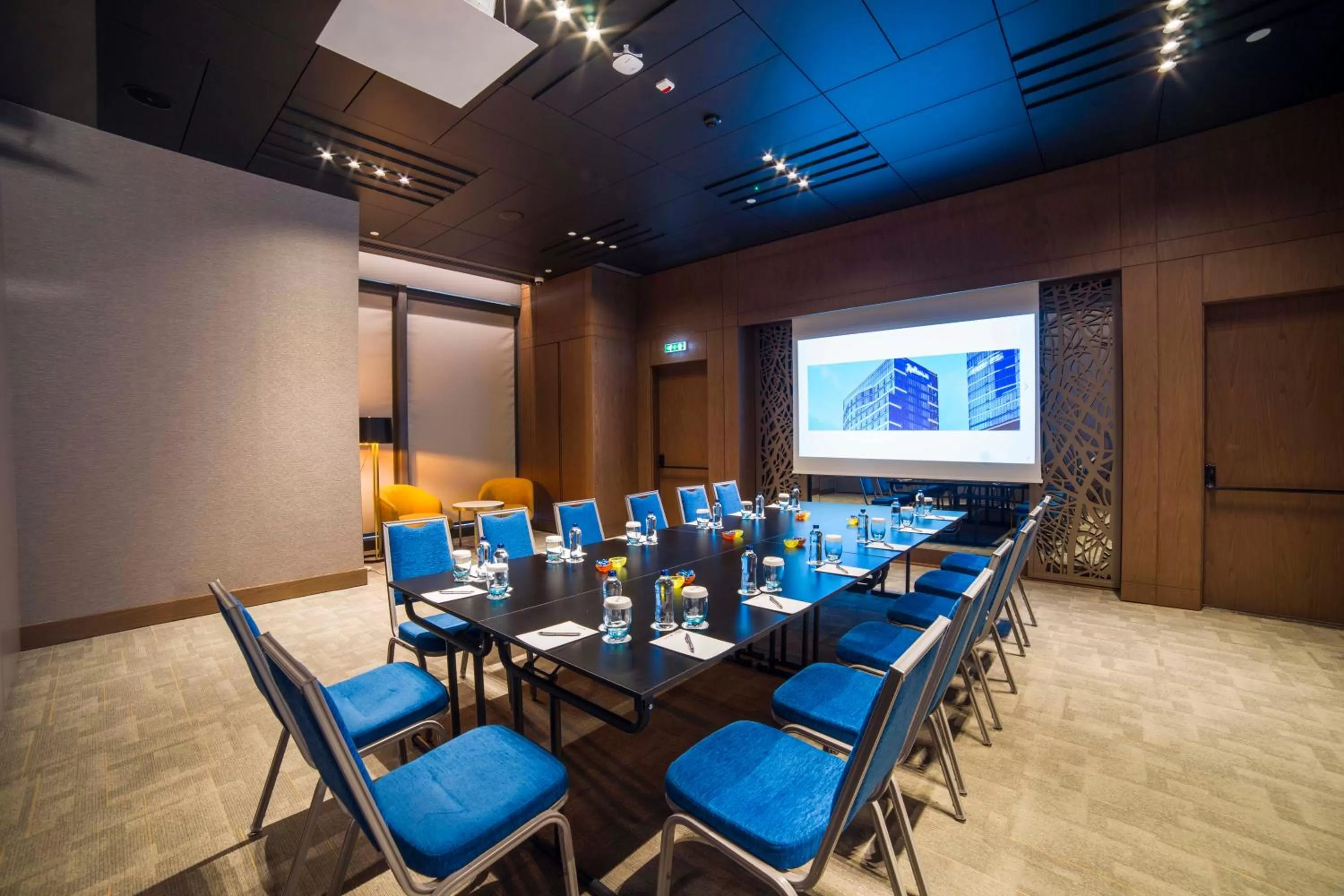 Food and drinks in Radisson Collection Hotel, Vadistanbul