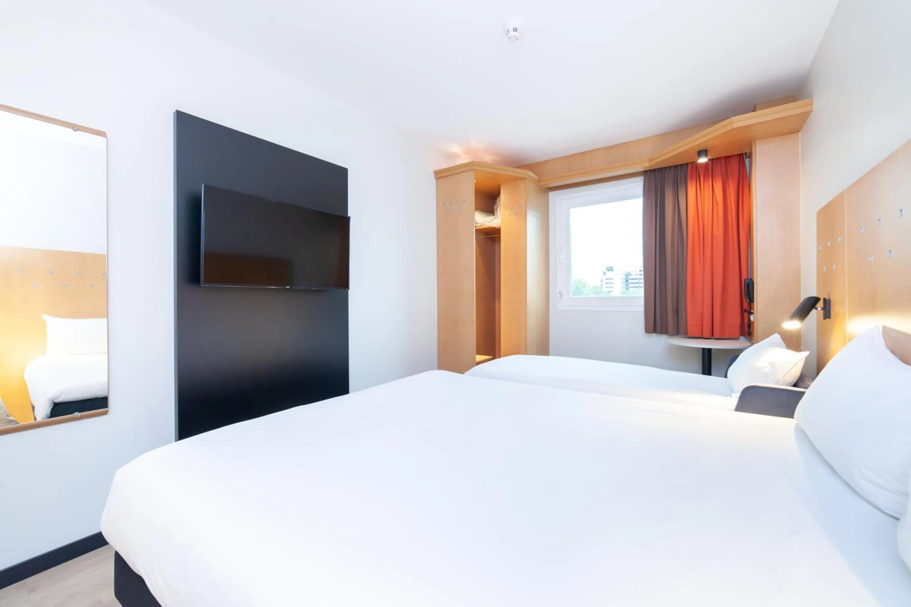 Bed in Ibis Alcala de Henares La Garena