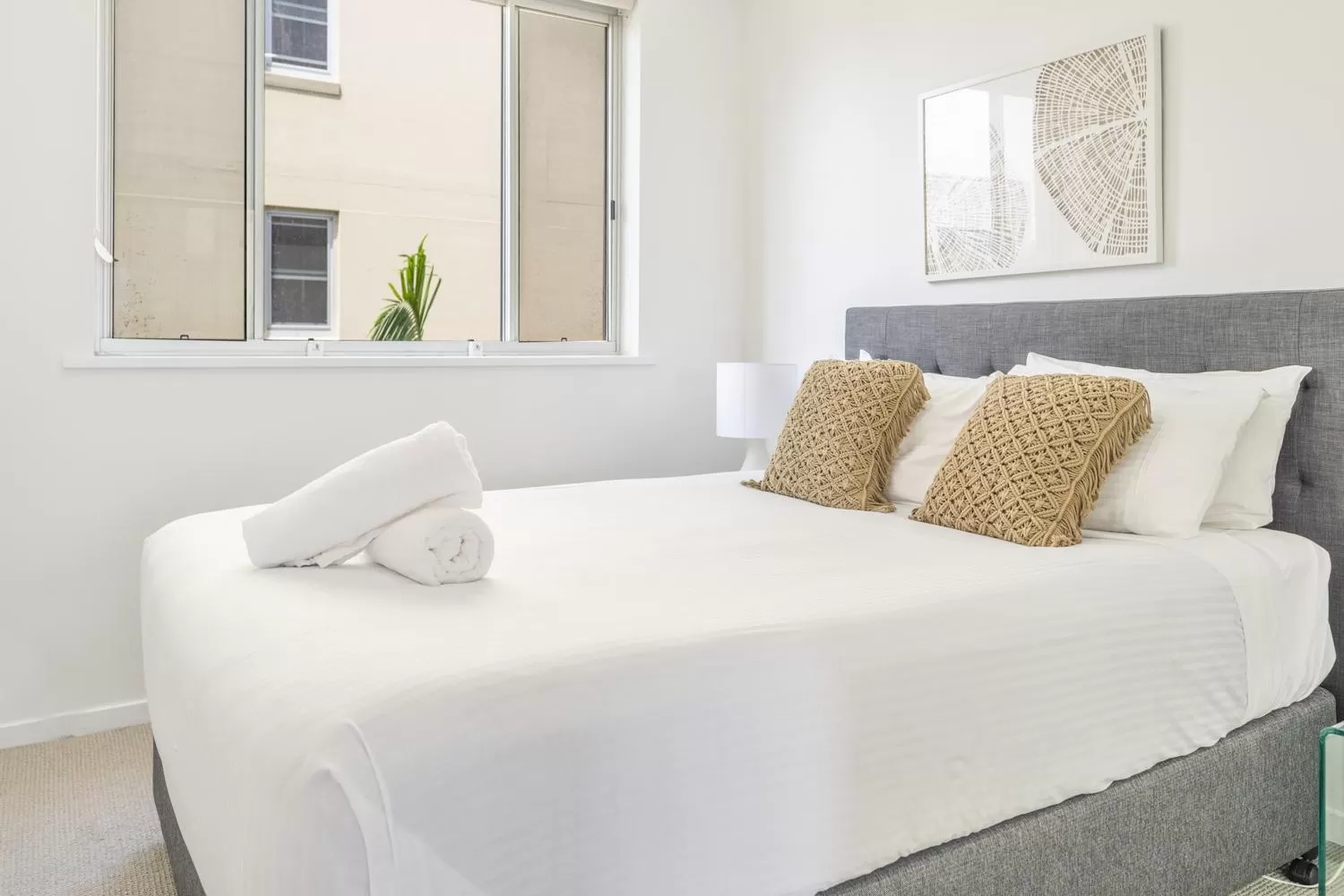 Bedroom, Bed in Grandview Apartments