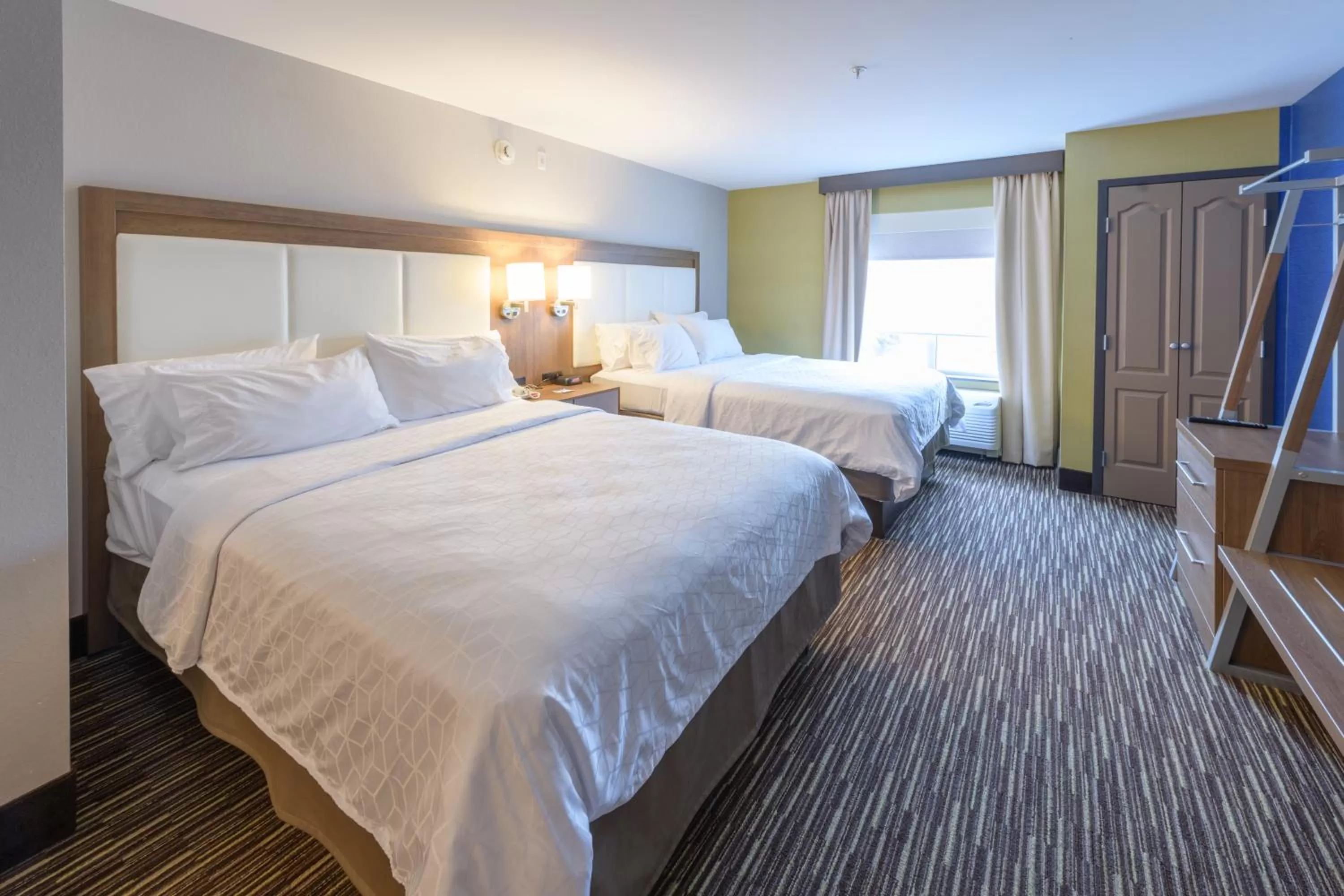 Bed in Holiday Inn Express & Suites Jamestown by IHG