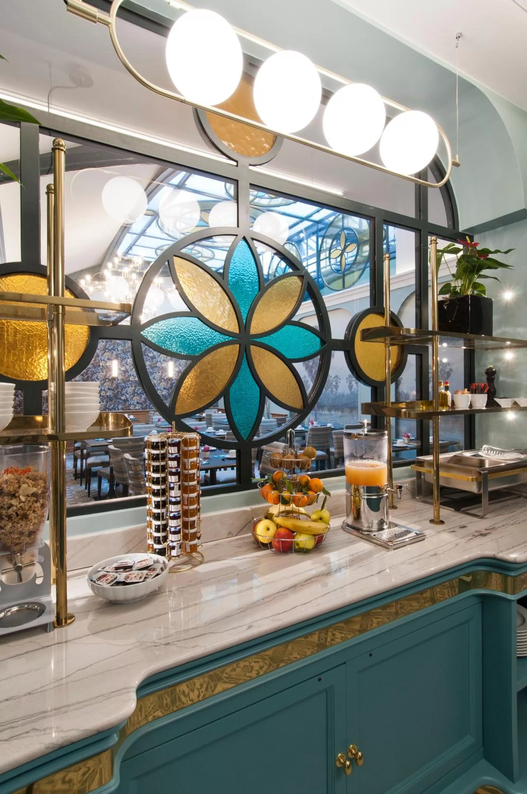 Food and drinks in Hôtel Saint-Pétersbourg Opéra & Spa