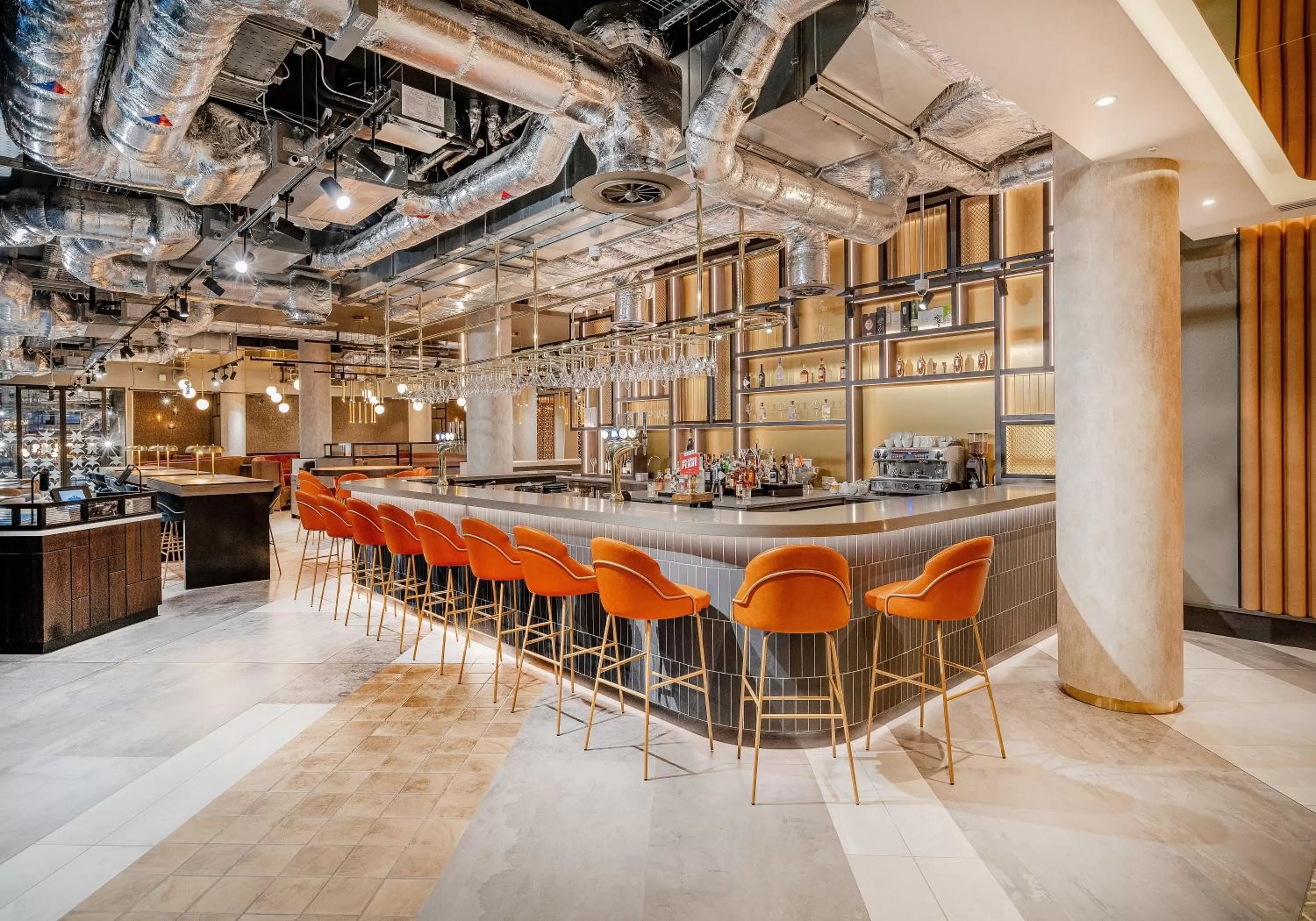 Lounge or bar in Novotel Leicester