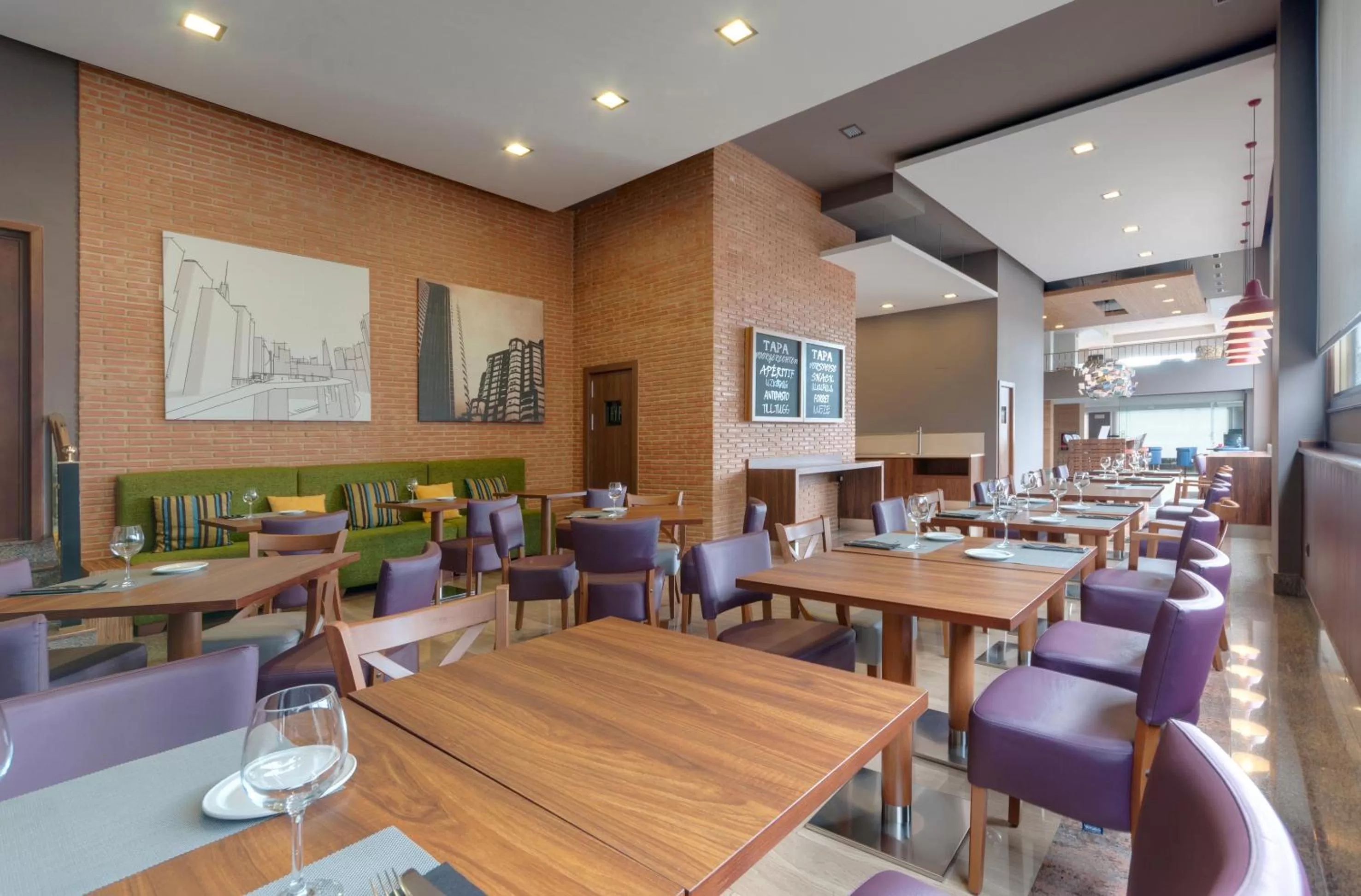 Restaurant/places to eat in Hotel Vigo Los Galeones Affiliated by Meliá