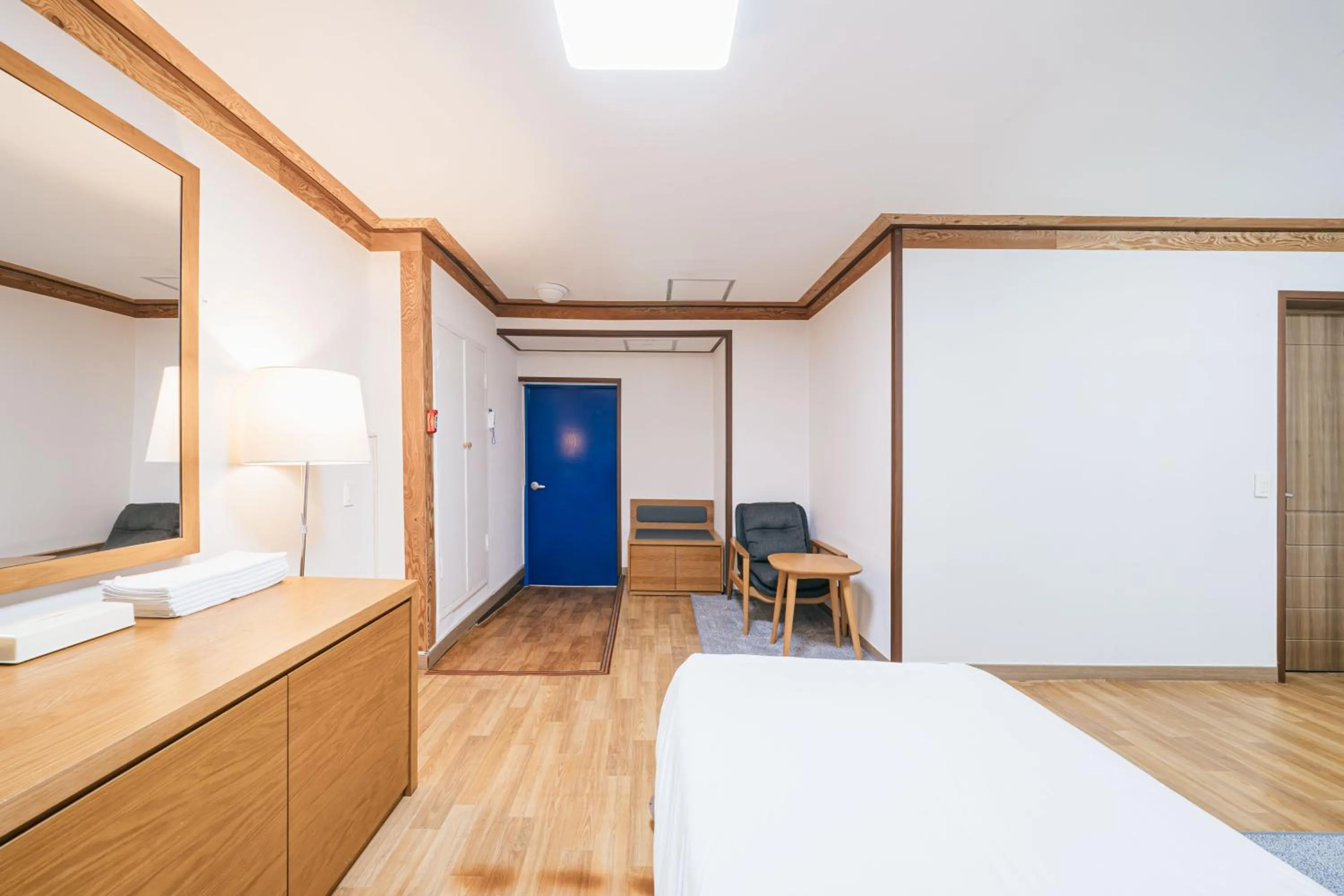 TV/Entertainment Center in Miju Hotel