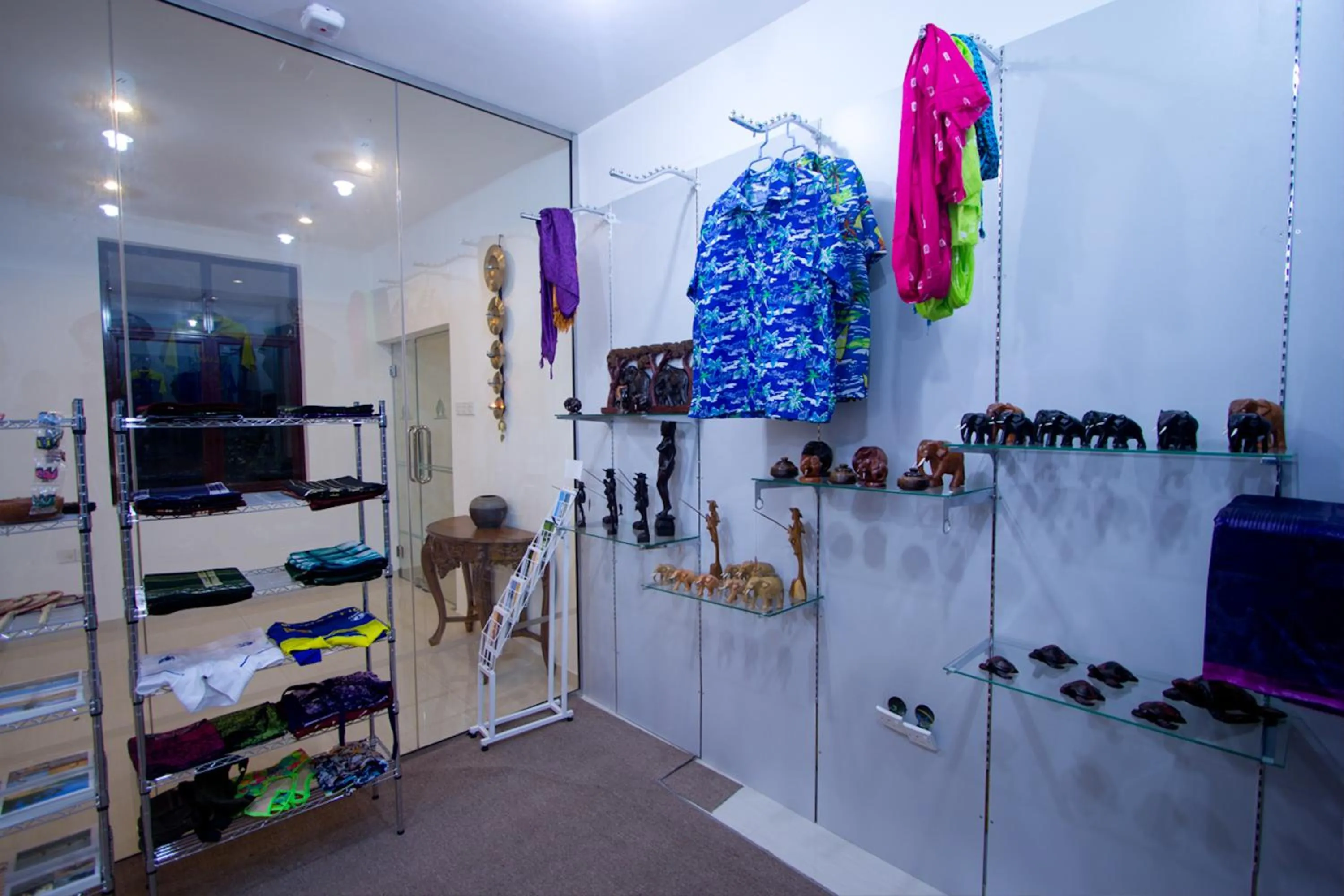 On-site shops in Randholee Resort & Spa