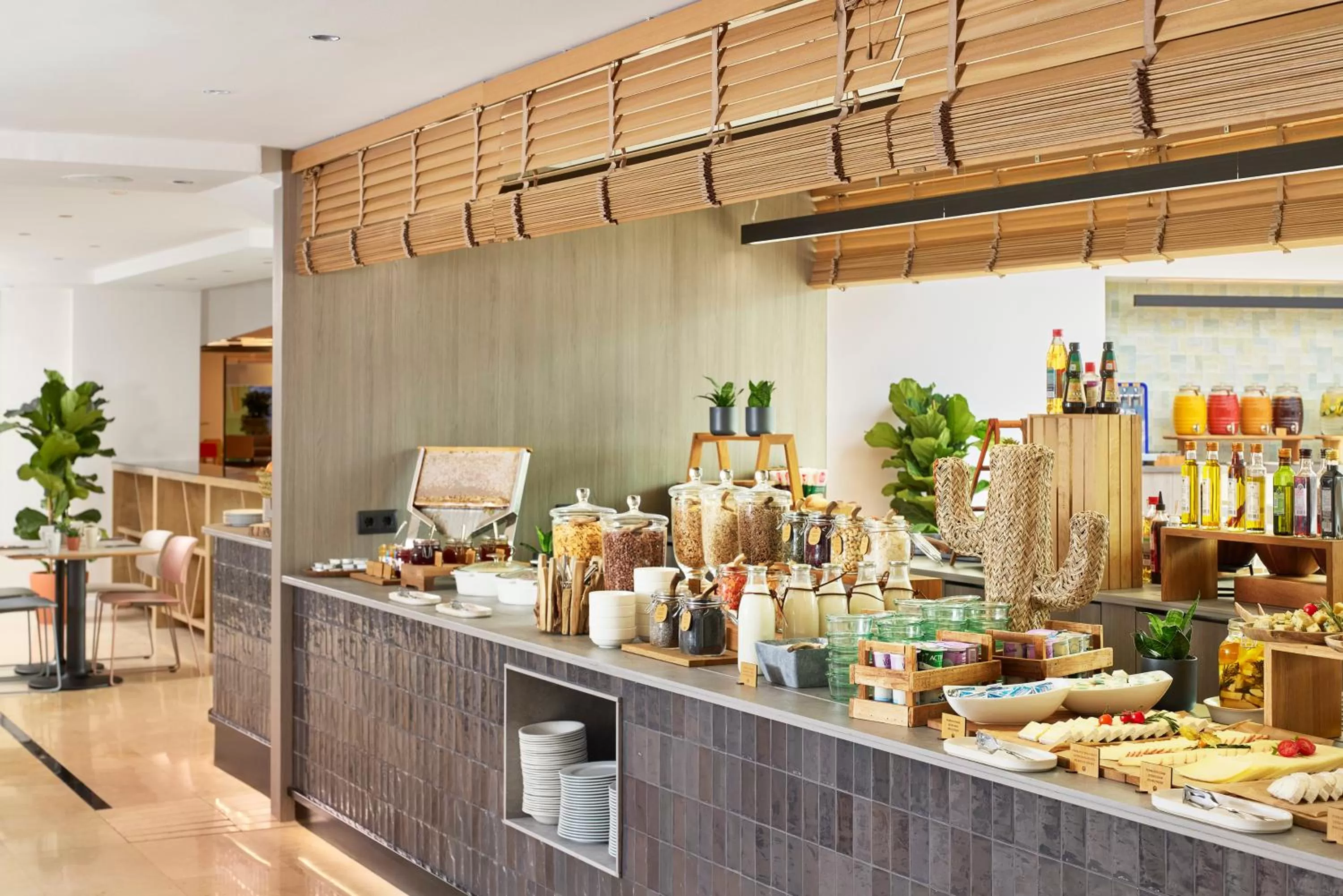 Food and drinks in INNSiDE by Meliá Barcelona Apolo