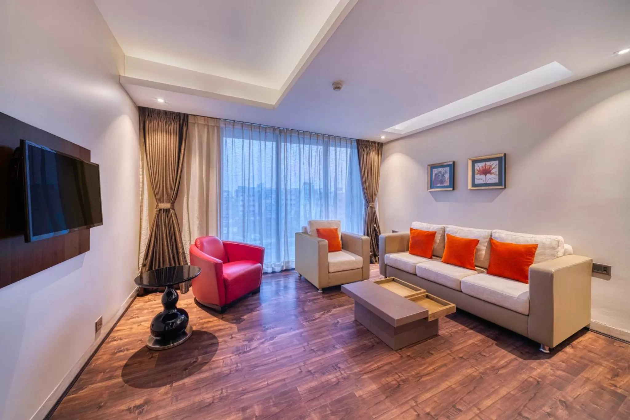 Photo of the whole room in Holiday Inn Kolkata Airport by IHG