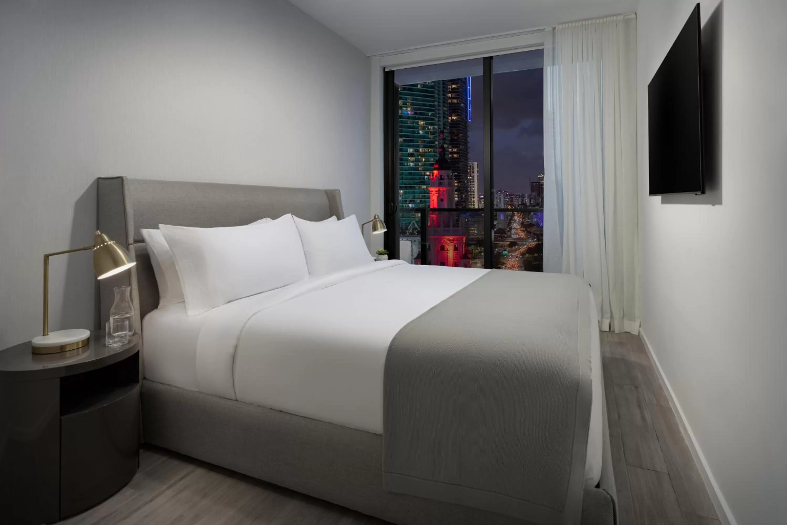 Bed in The Elser Hotel Miami - An All-Suite Hotel