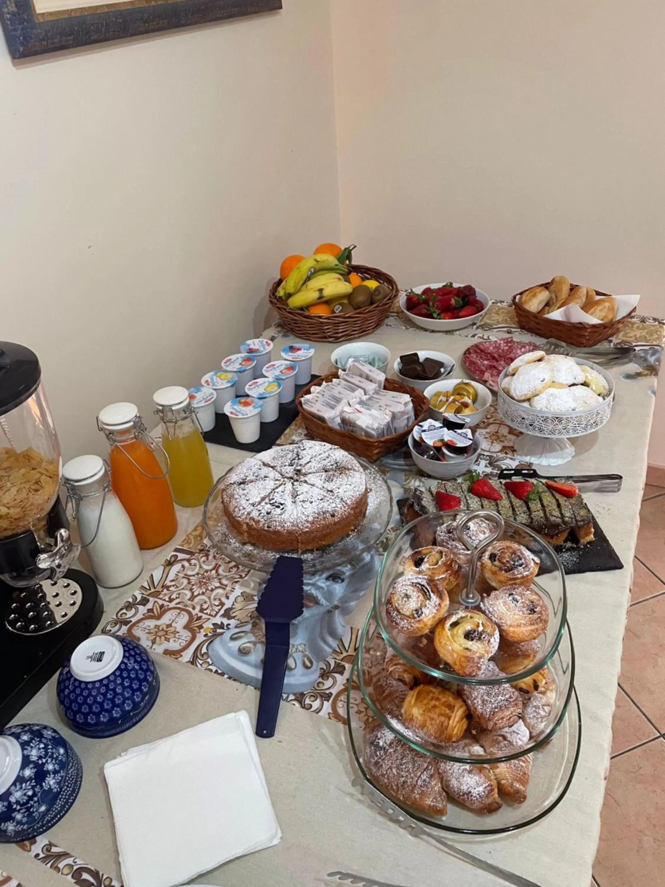 Breakfast in Seaside B&B Avola