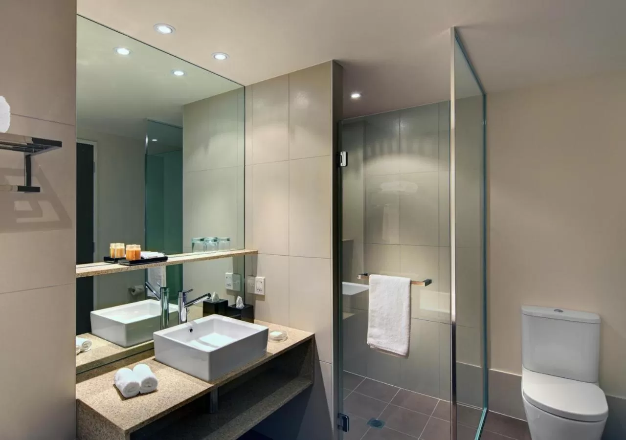 Shower in Pullman Adelaide