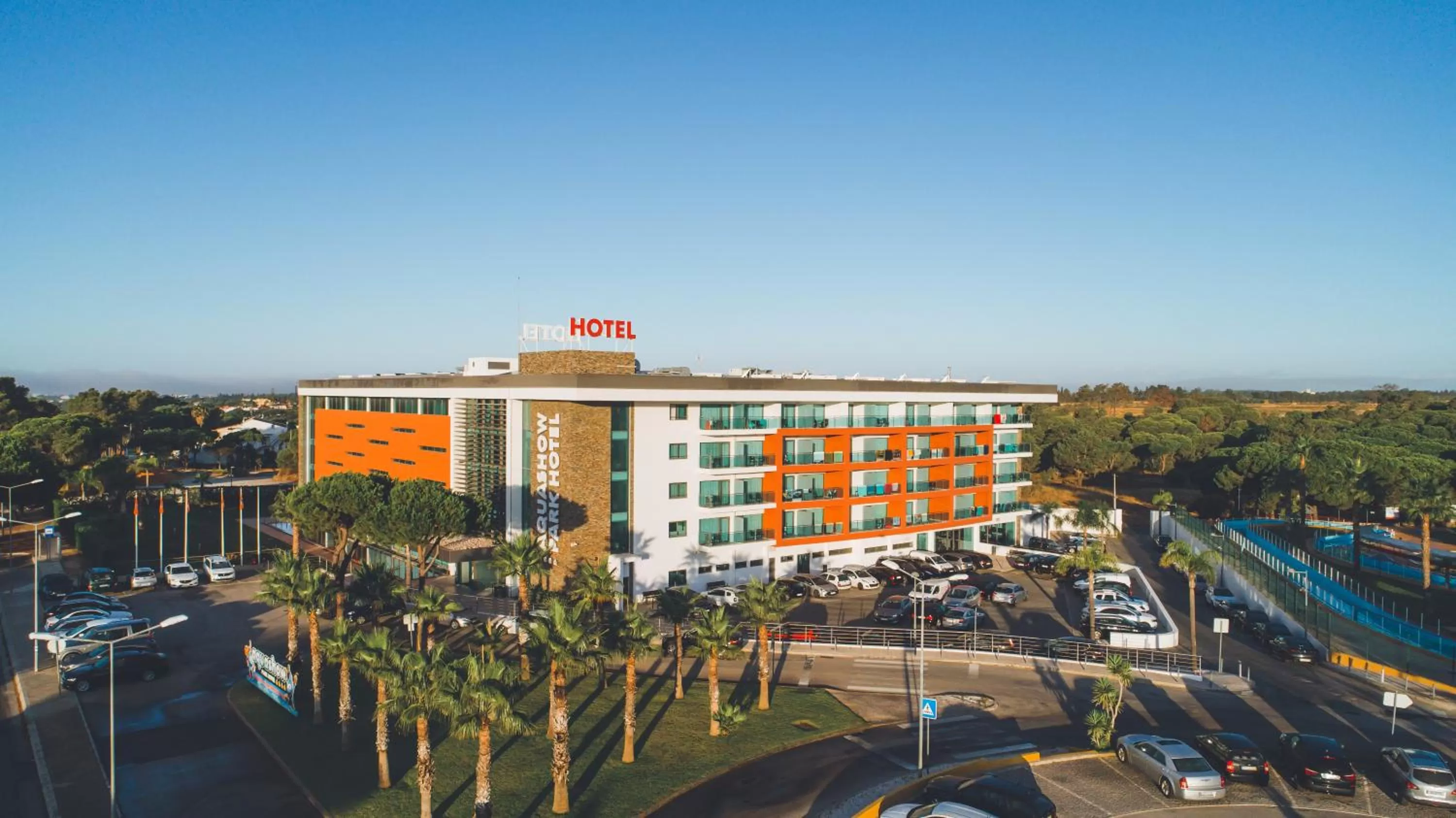 Property building in Aquashow Park Hotel