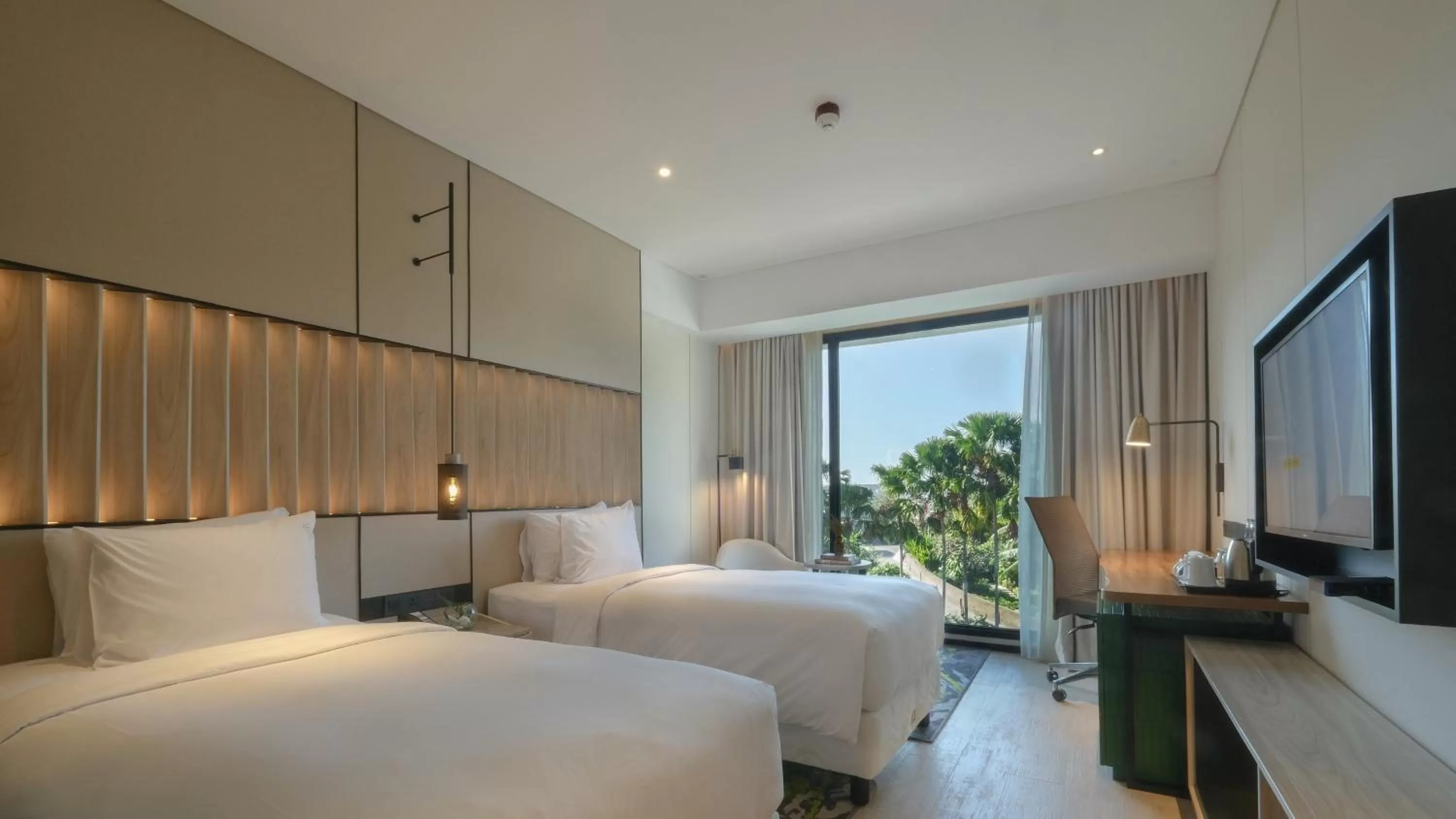 Photo of the whole room, Bed in Holiday Inn Bali Sanur by IHG