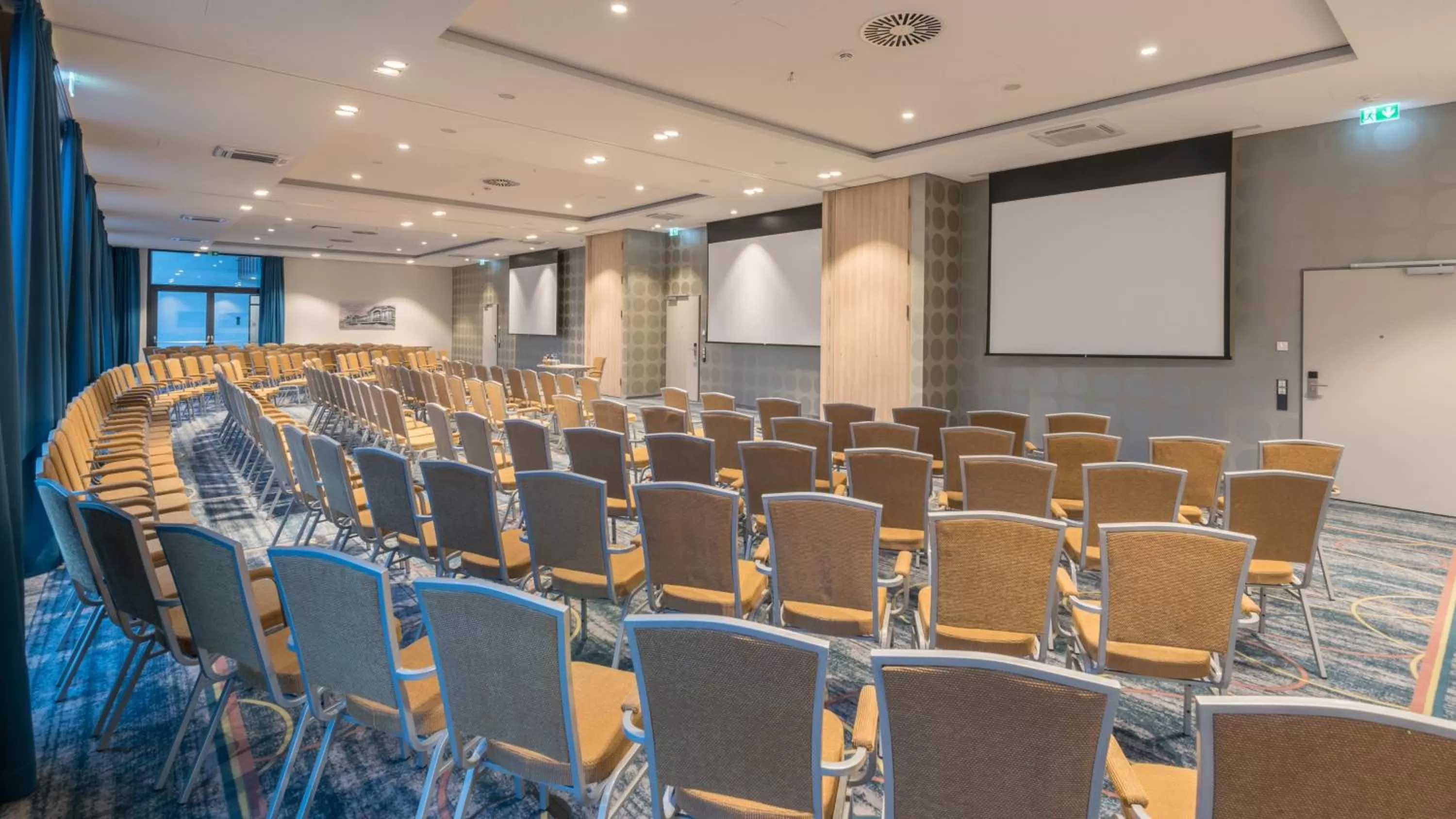 Meeting/conference room in Holiday Inn Düsseldorf City – Toulouser Allee by IHG