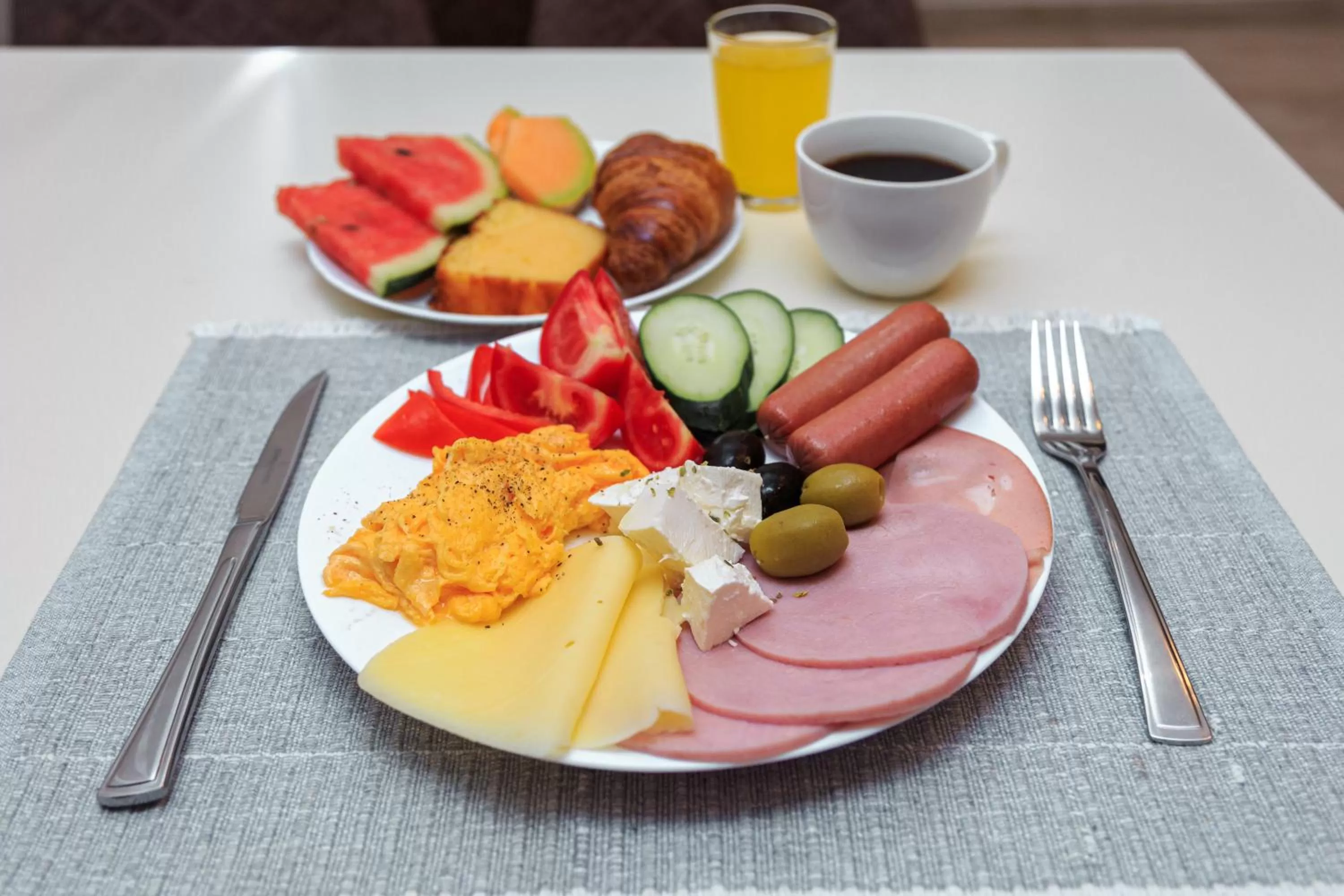 Food and drinks in Hotel Maksim