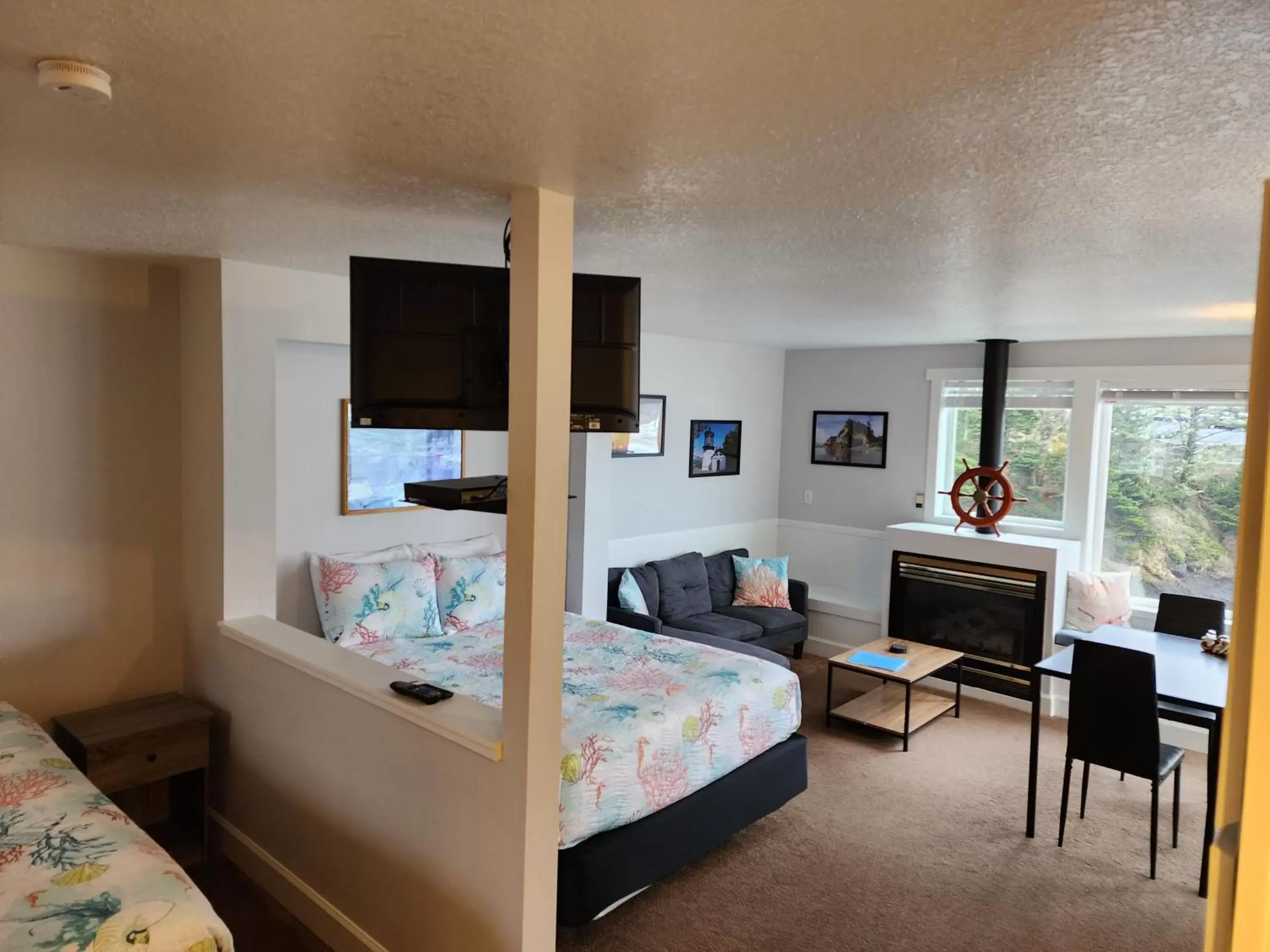 Deluxe Double Room with Sea View in Inn at Arch Rock Deluxe Double Room with Sea View in Inn at Arch Rock