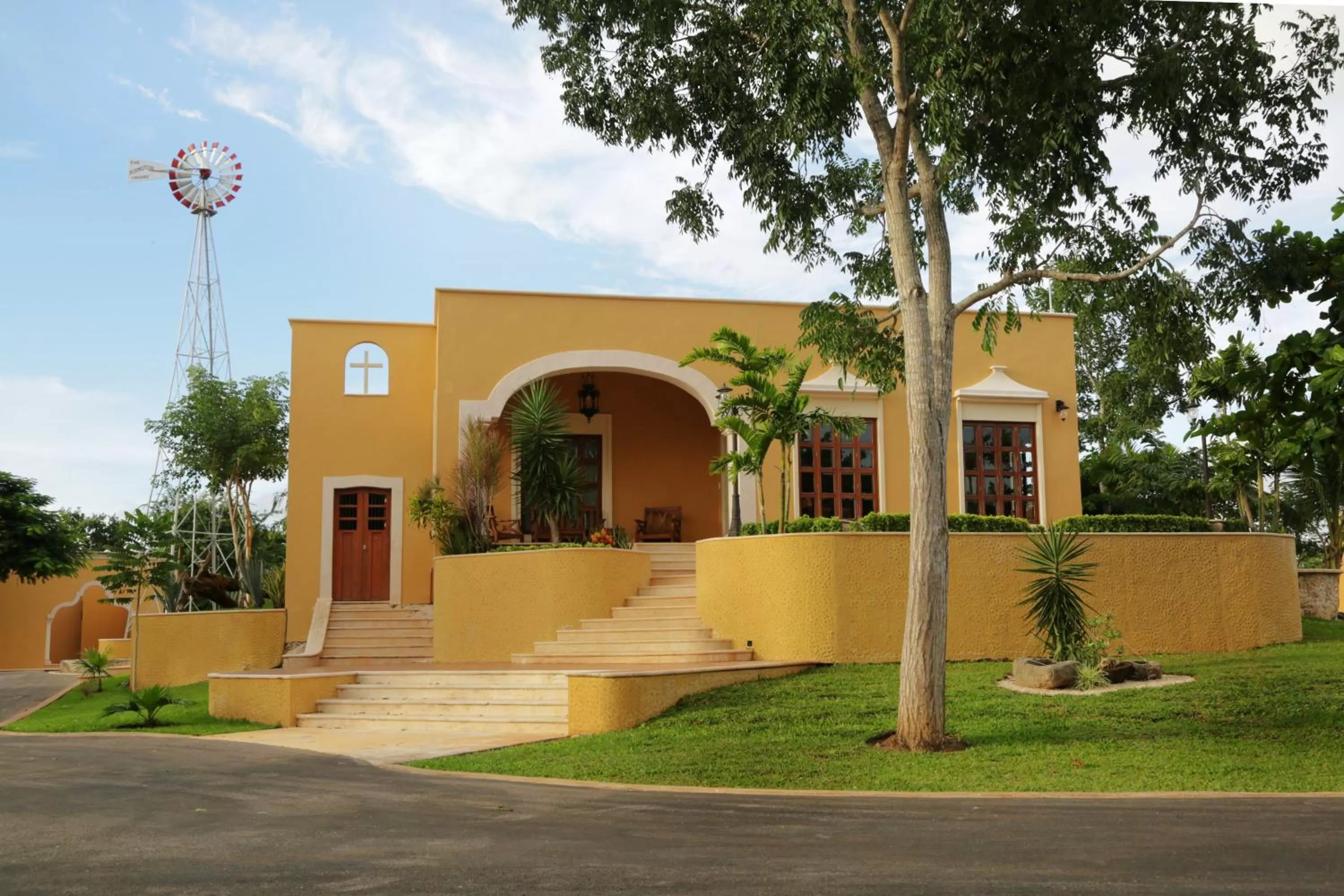 Facade/entrance in TecnoHotel Valladolid