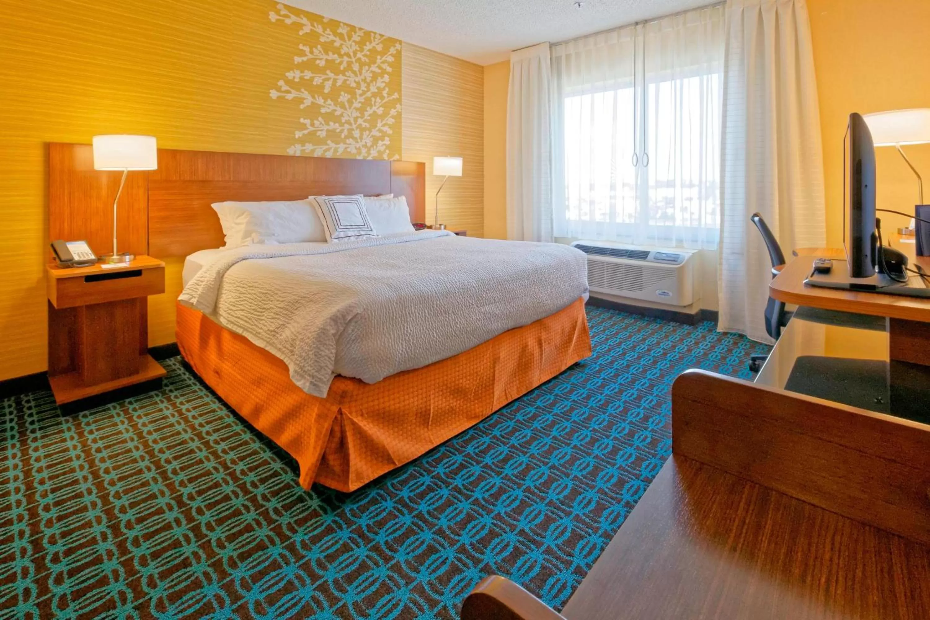 King Room with Roll-in Shower - Mobility and Hearing Accessible in Fairfield Inn & Suites by Marriott Rehoboth Beach