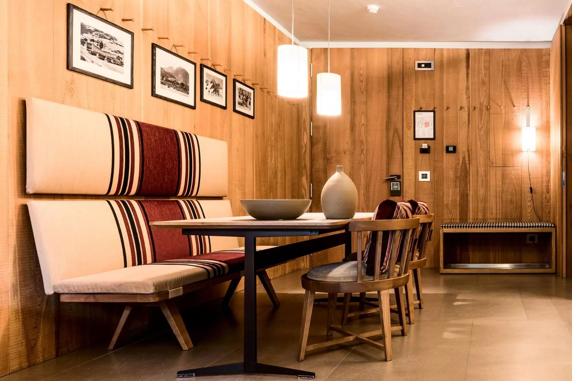 Communal lounge/ TV room in Eden Hotel