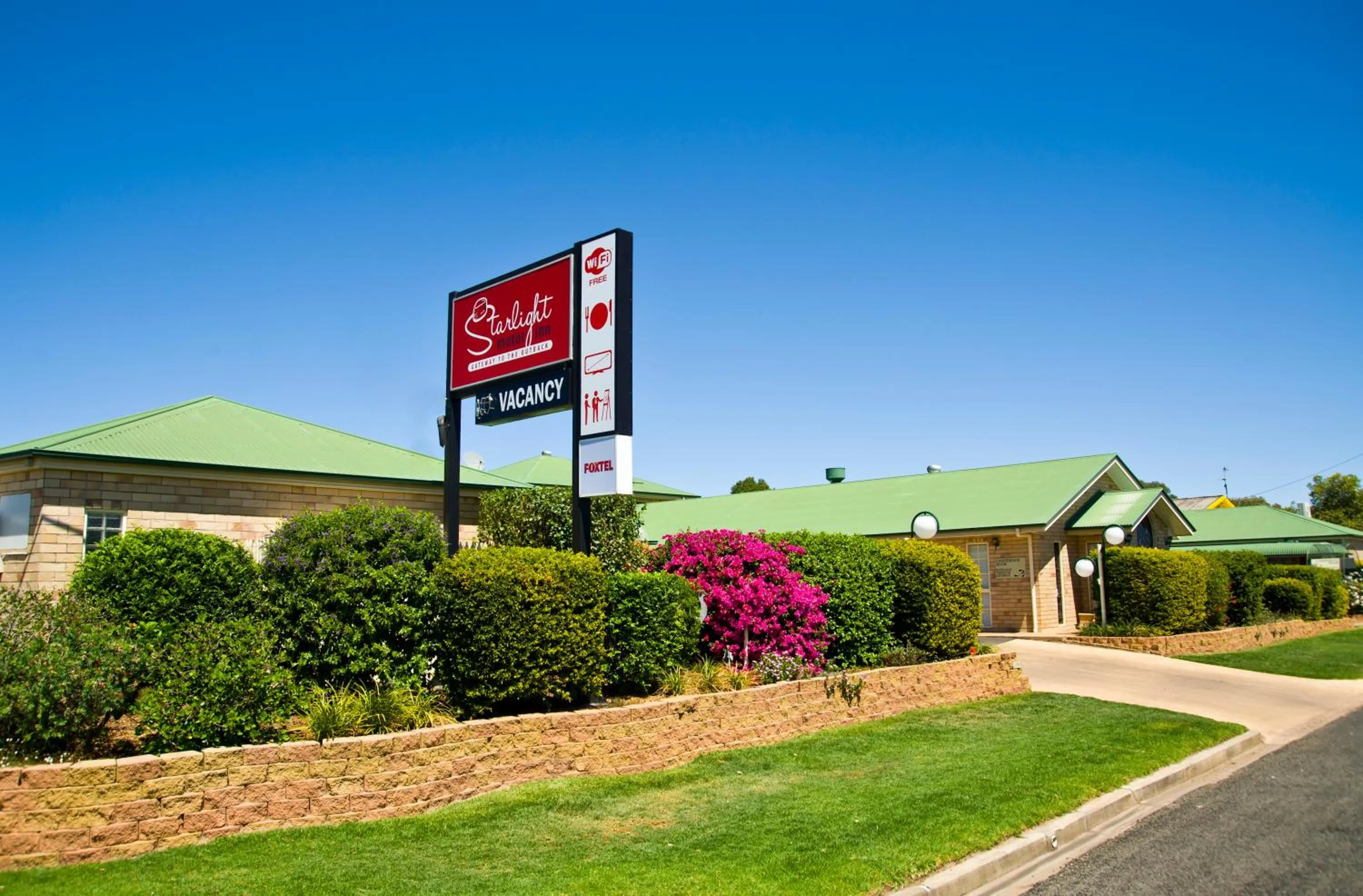 Garden in Starlight Motor Inn