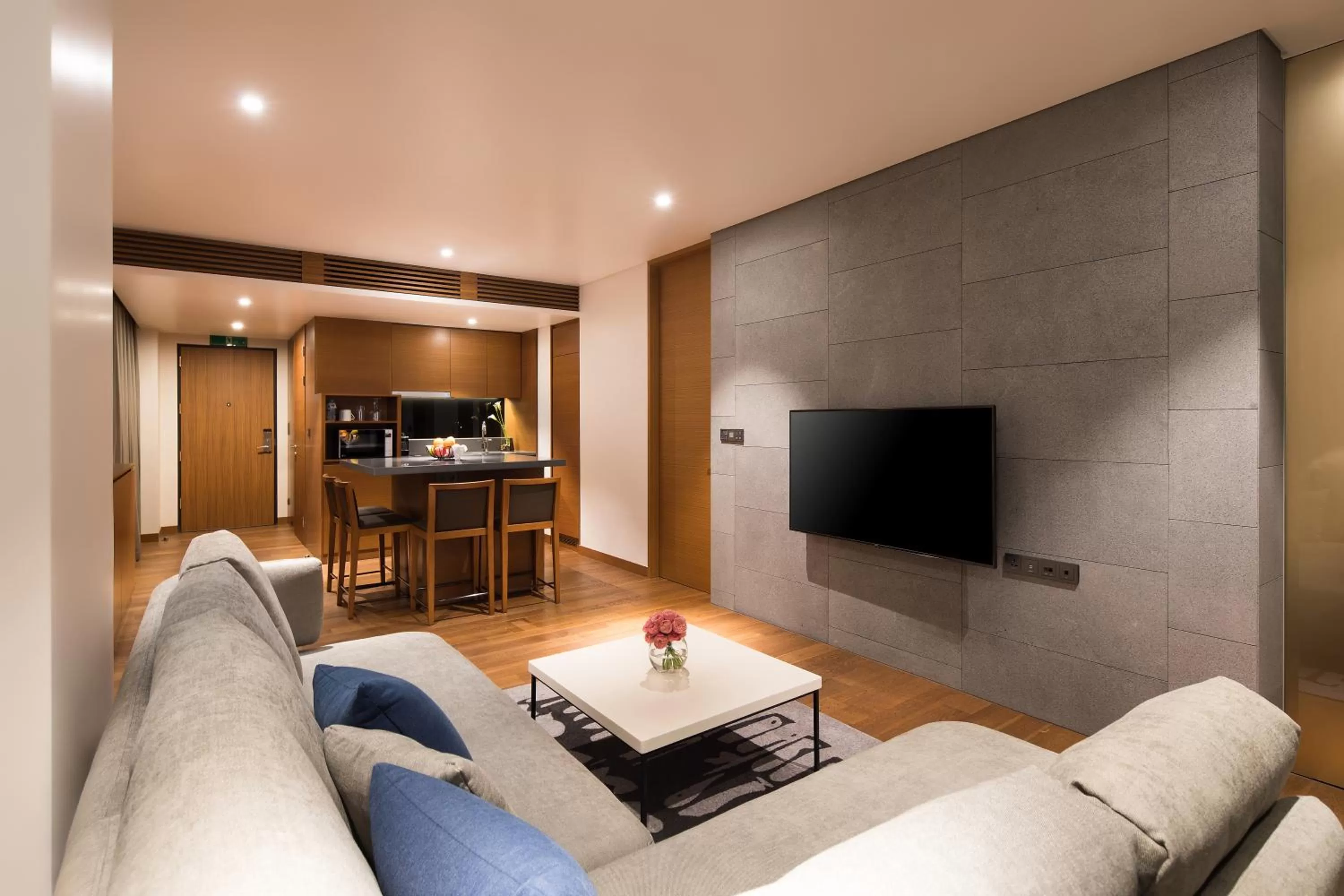 TV and multimedia in Novotel Ambassador Seoul Dongdaemun Hotels & Residences