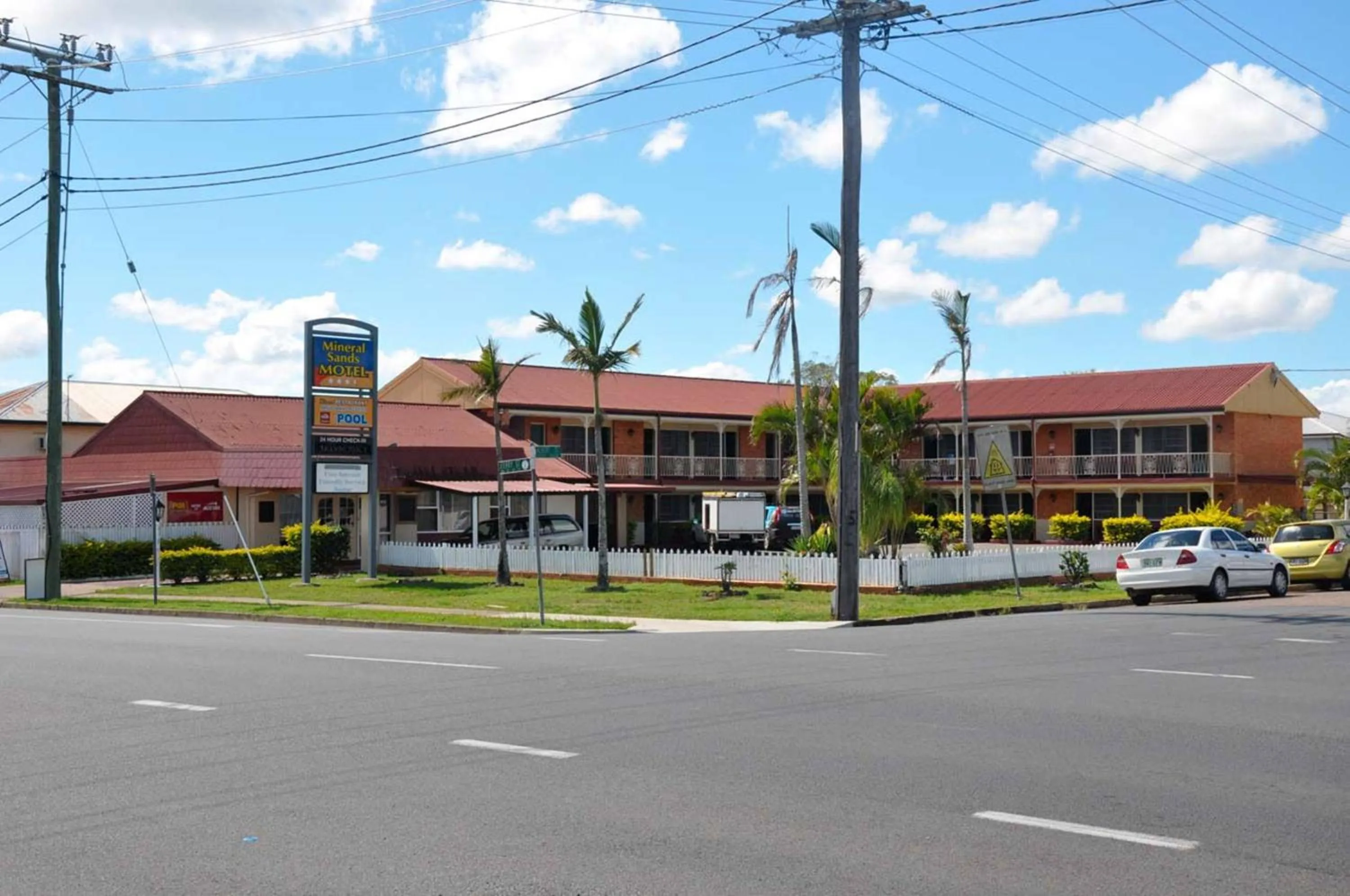 Facade/entrance in Mineral Sands Motel