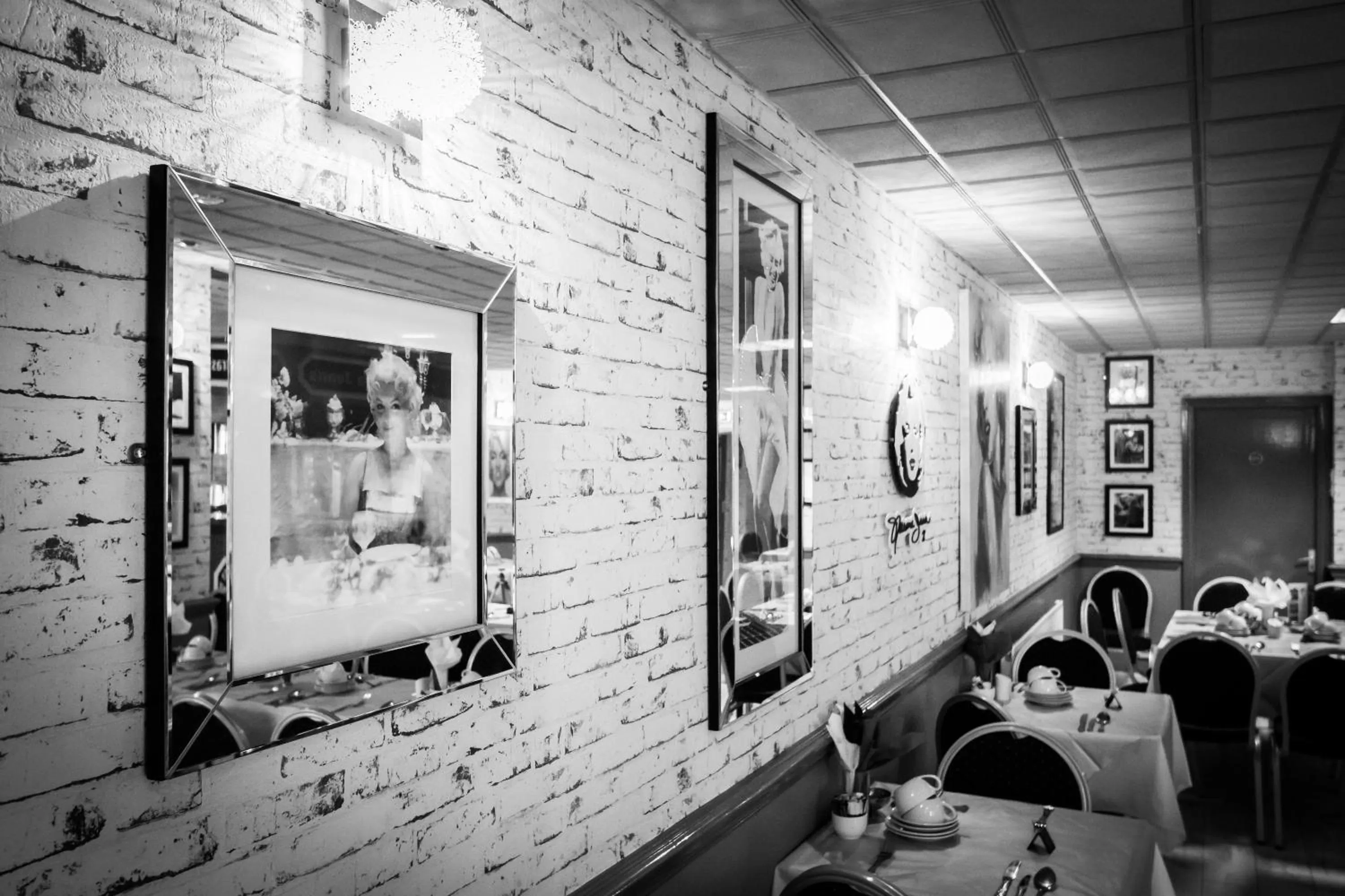 Restaurant/Places to Eat in The Sandringham Court Hotel & Sports Bar-Groups Welcome here-High Speed Wi-Fi