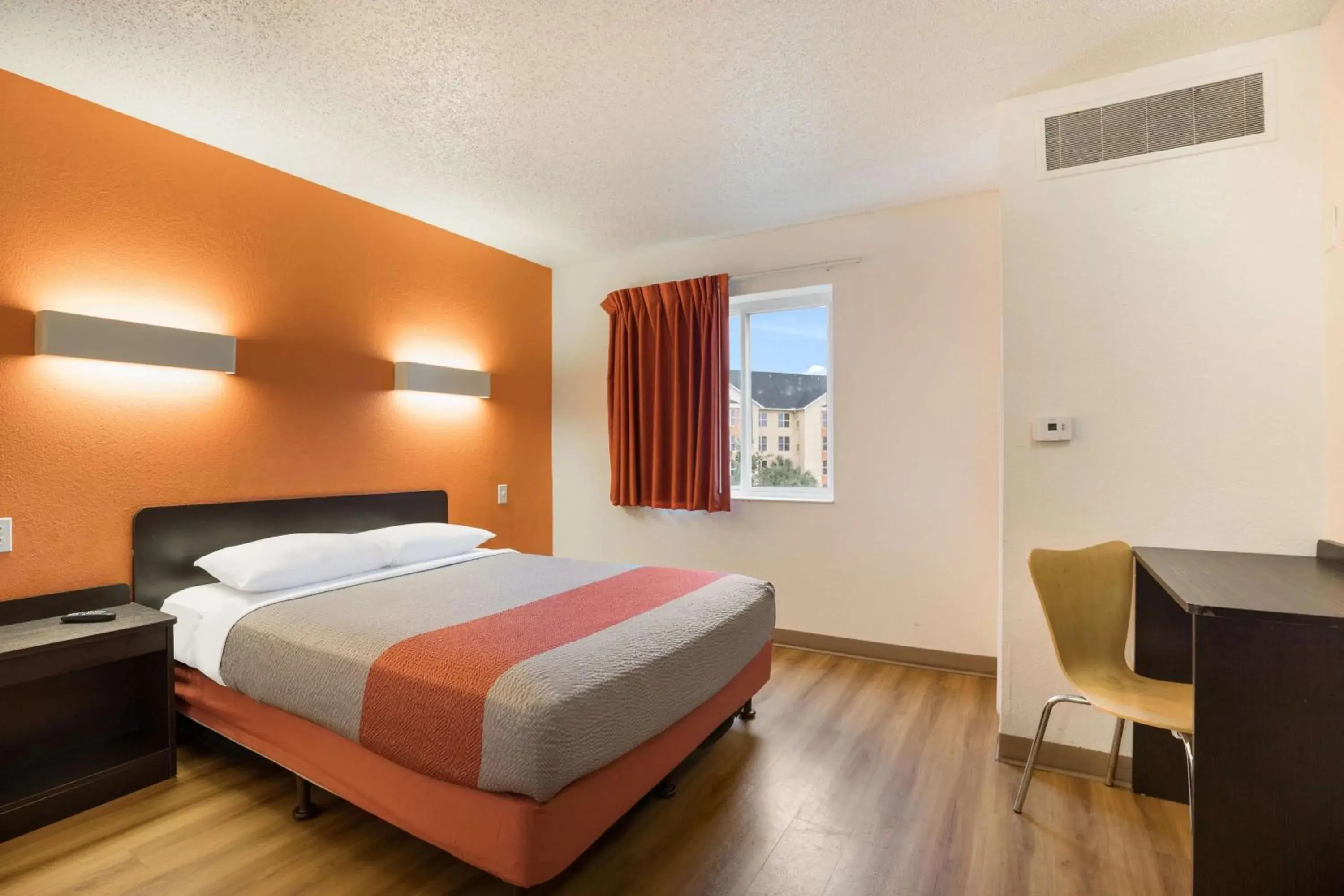 Deluxe Double Room in Motel 6-Orlando, FL - International Dr Deluxe Double Room in Motel 6-Orlando, FL - International Dr