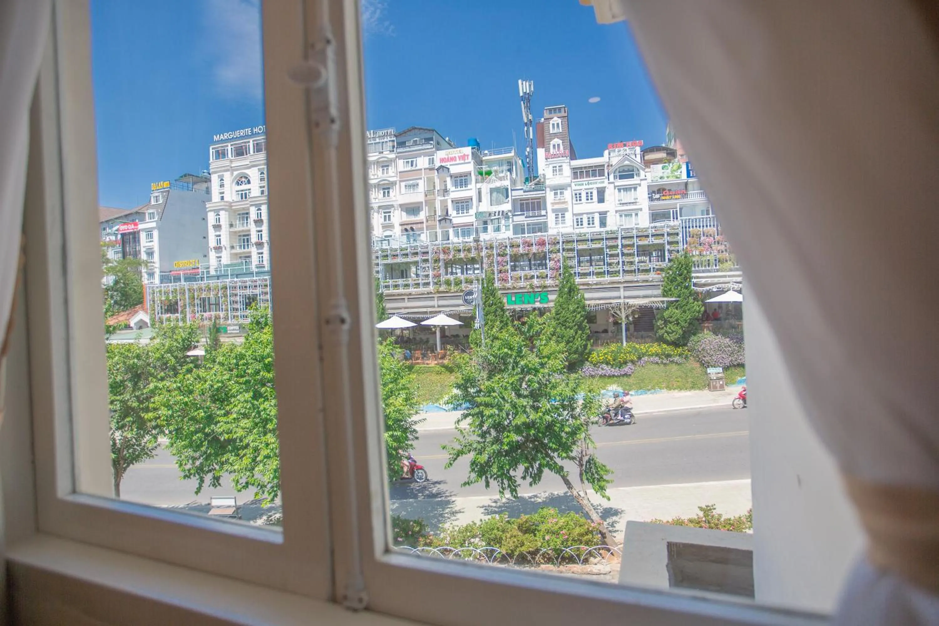 Neighbourhood in Nice Dream Hotel