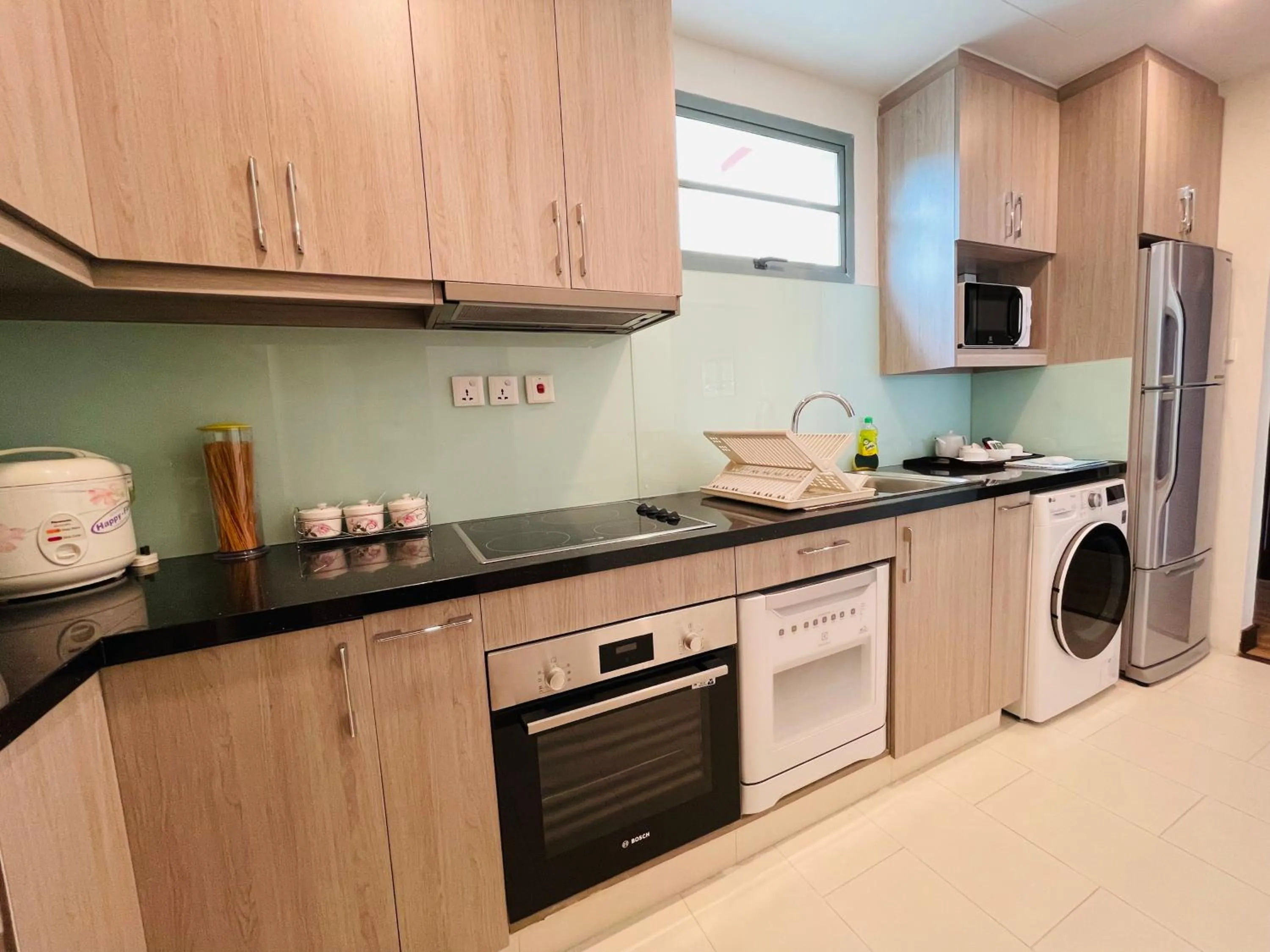 Kitchen or kitchenette in Diamond Westlake Suites