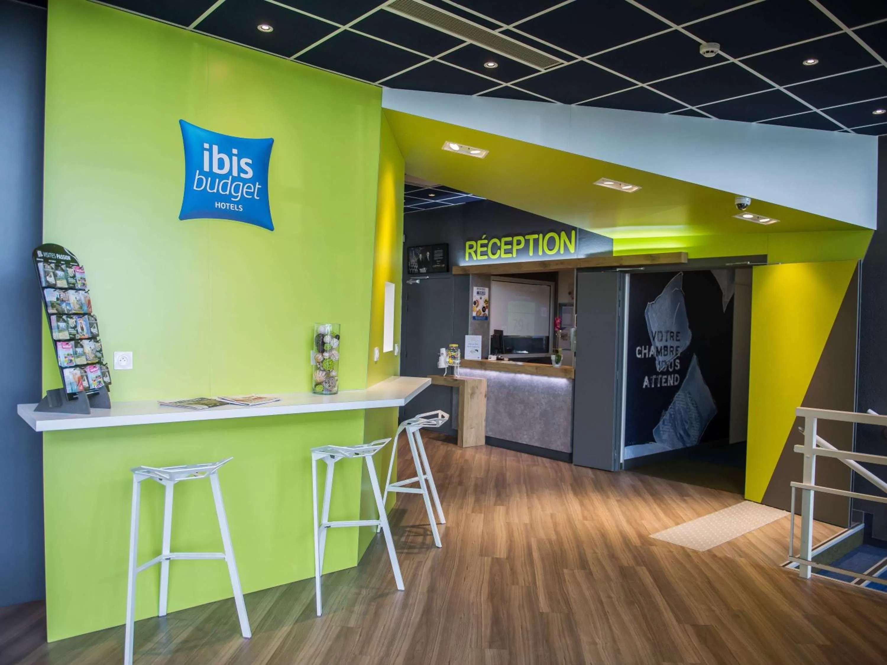 Property building, Lobby/Reception in ibis budget Site du Futuroscope