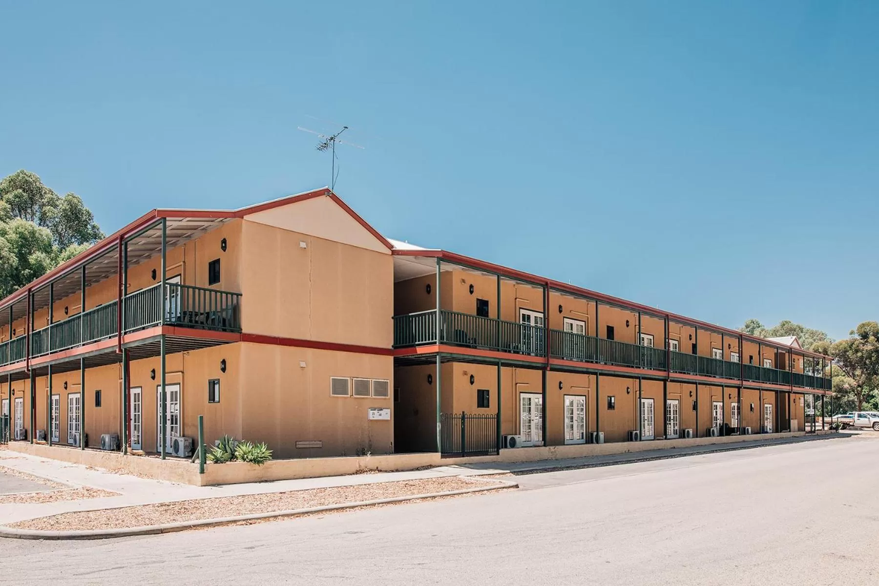 Property building in Settlers Hotel York