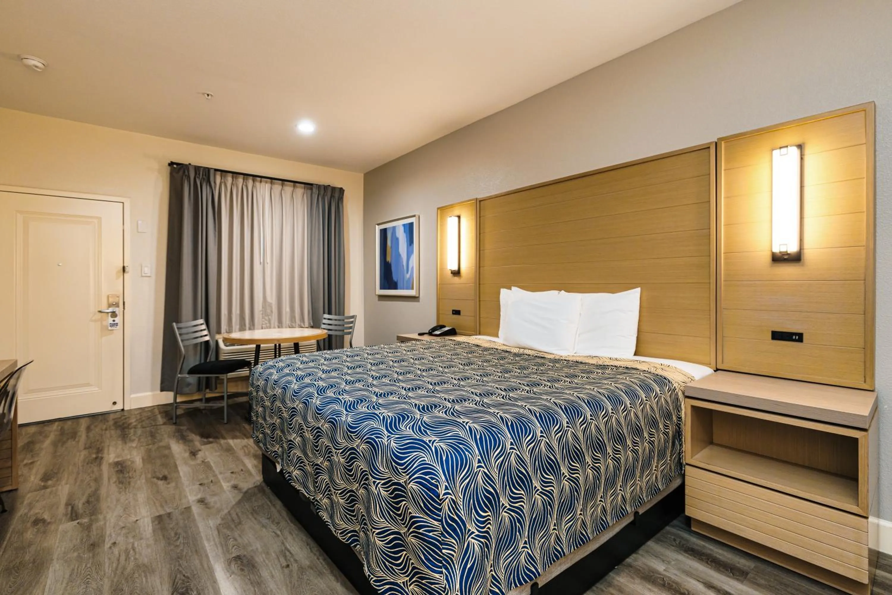 Bed in Palace Inn Blue-IAH East