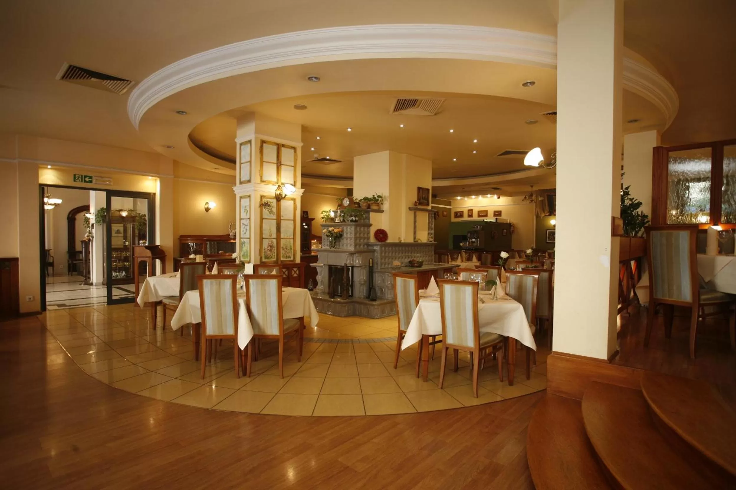 Restaurant/places to eat in Qubus Hotel Wrocław