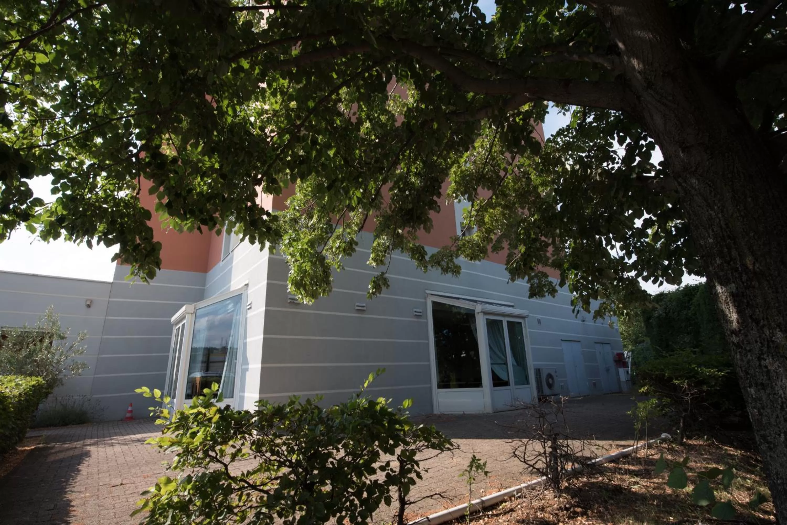 Facade/entrance in IBIS Lyon Sud Chasse Sur Rhône