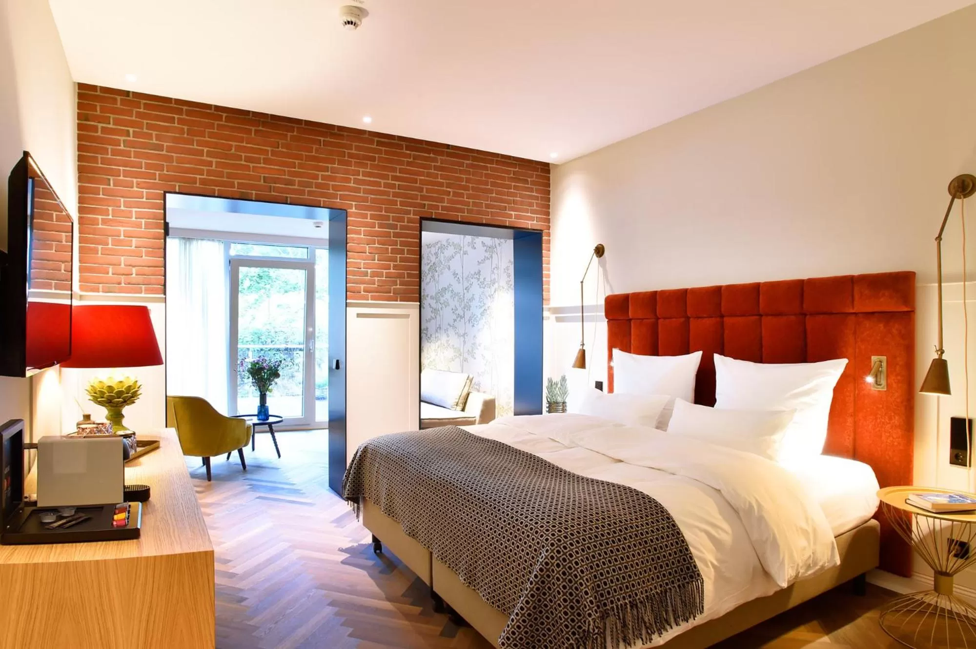 Bedroom, Bed in Das James