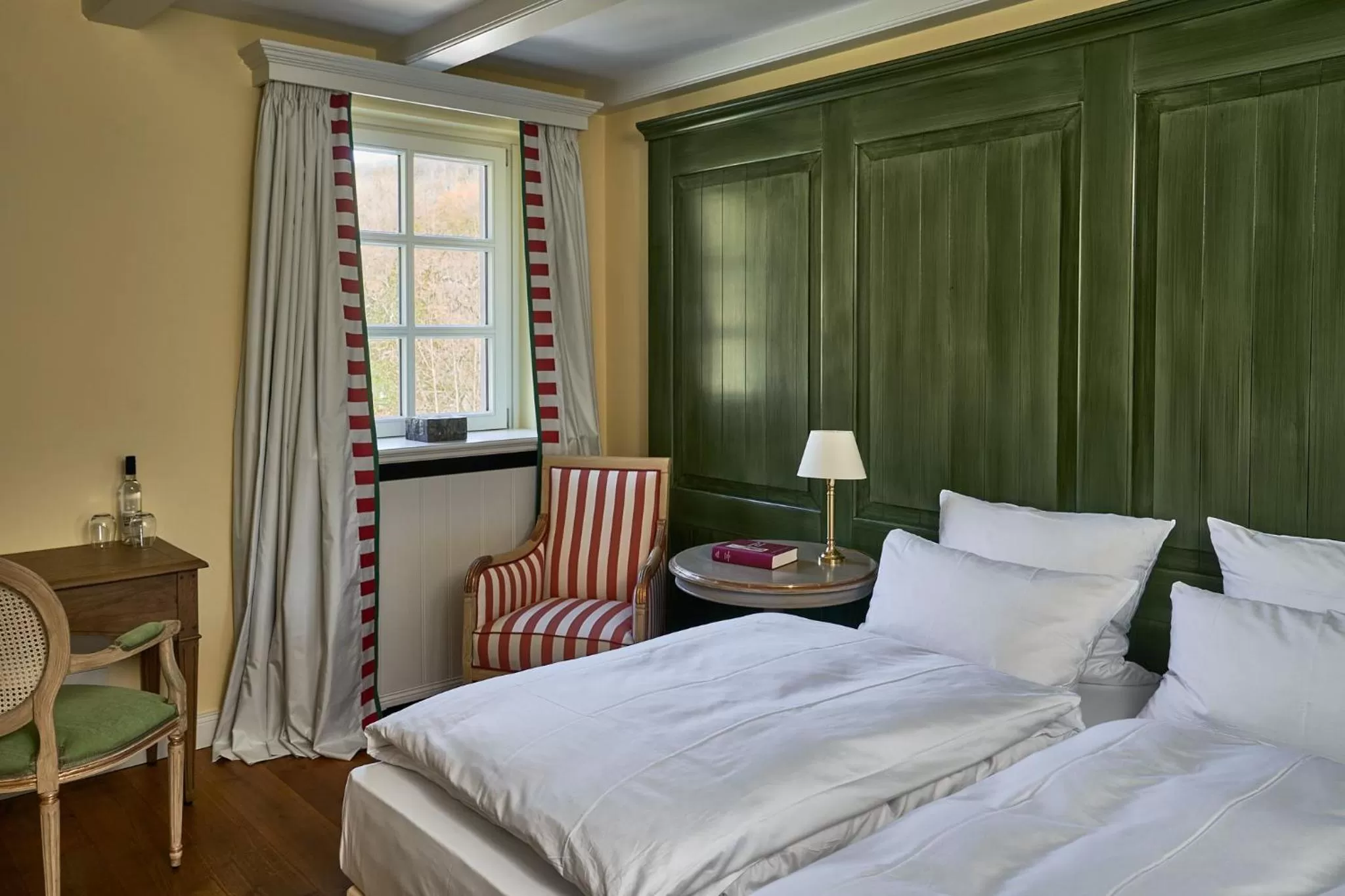 Photo of the whole room, Bed in Relais & Châteaux Hardenberg BurgHotel