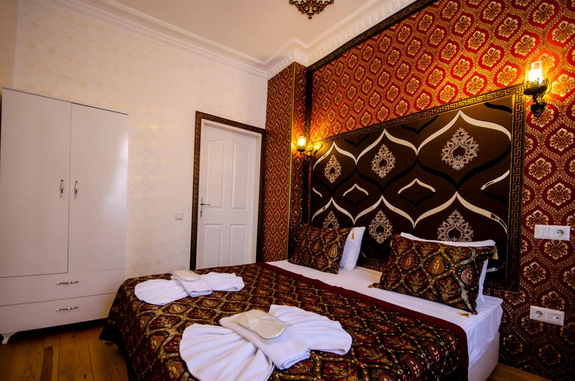 Bed in Paris Garden Hotel Istanbul