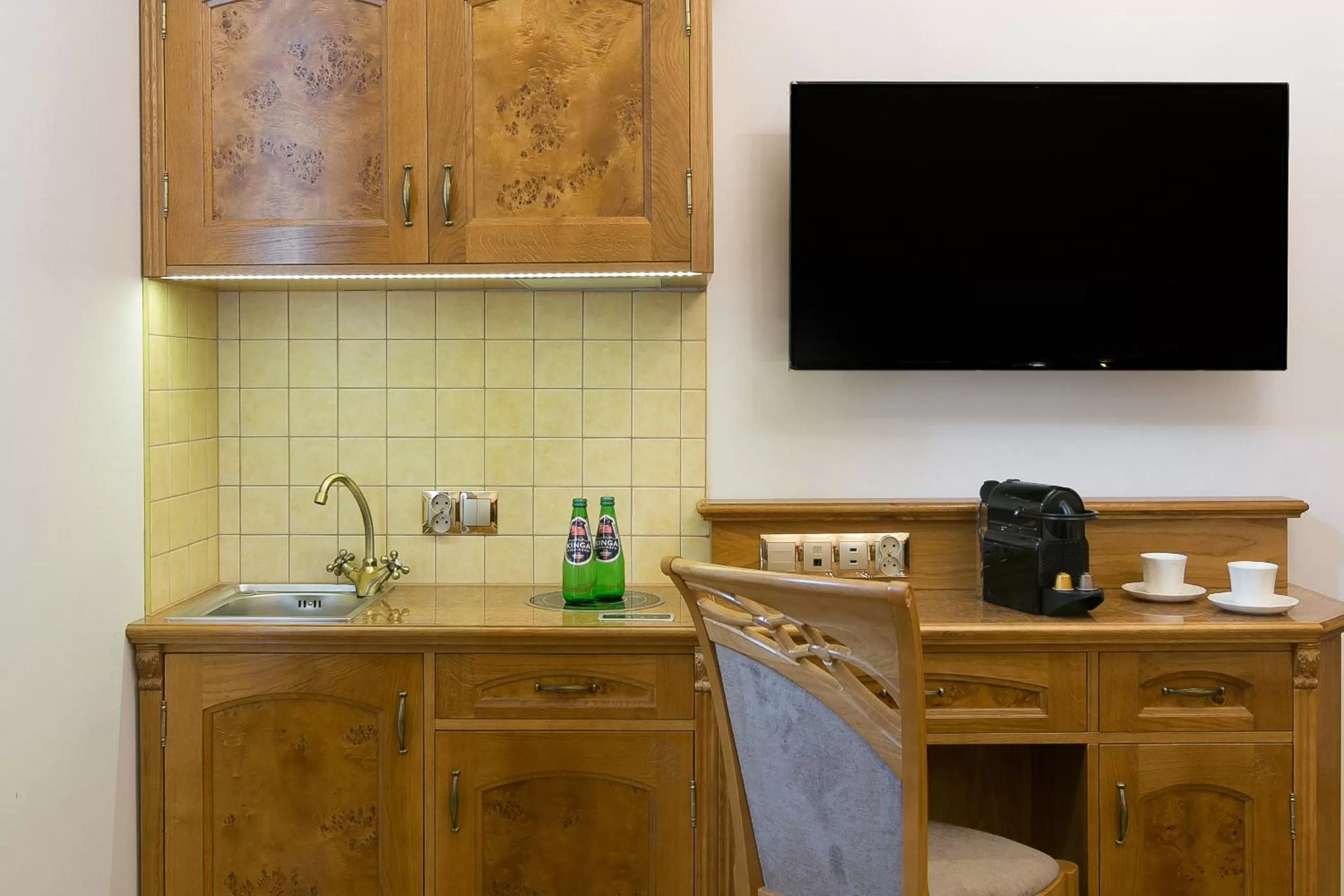 Coffee/tea facilities in Ventus Rosa Boutique Aparthotel