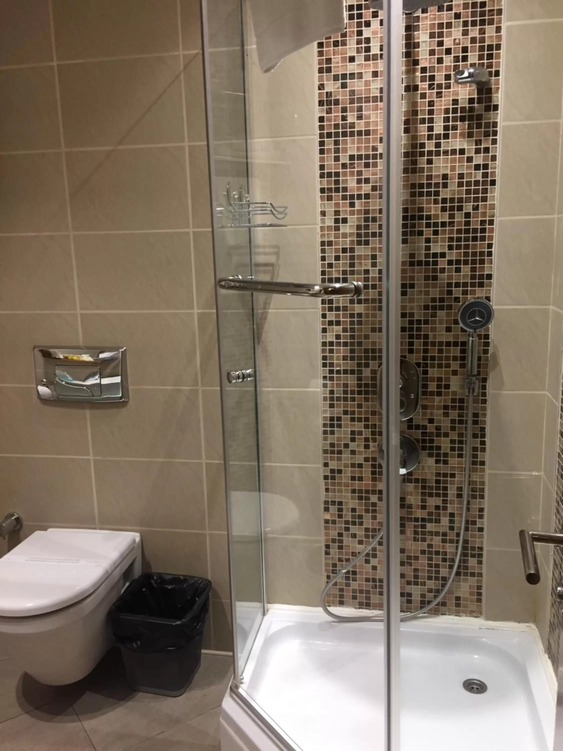 Shower in City Hotel Plovdiv