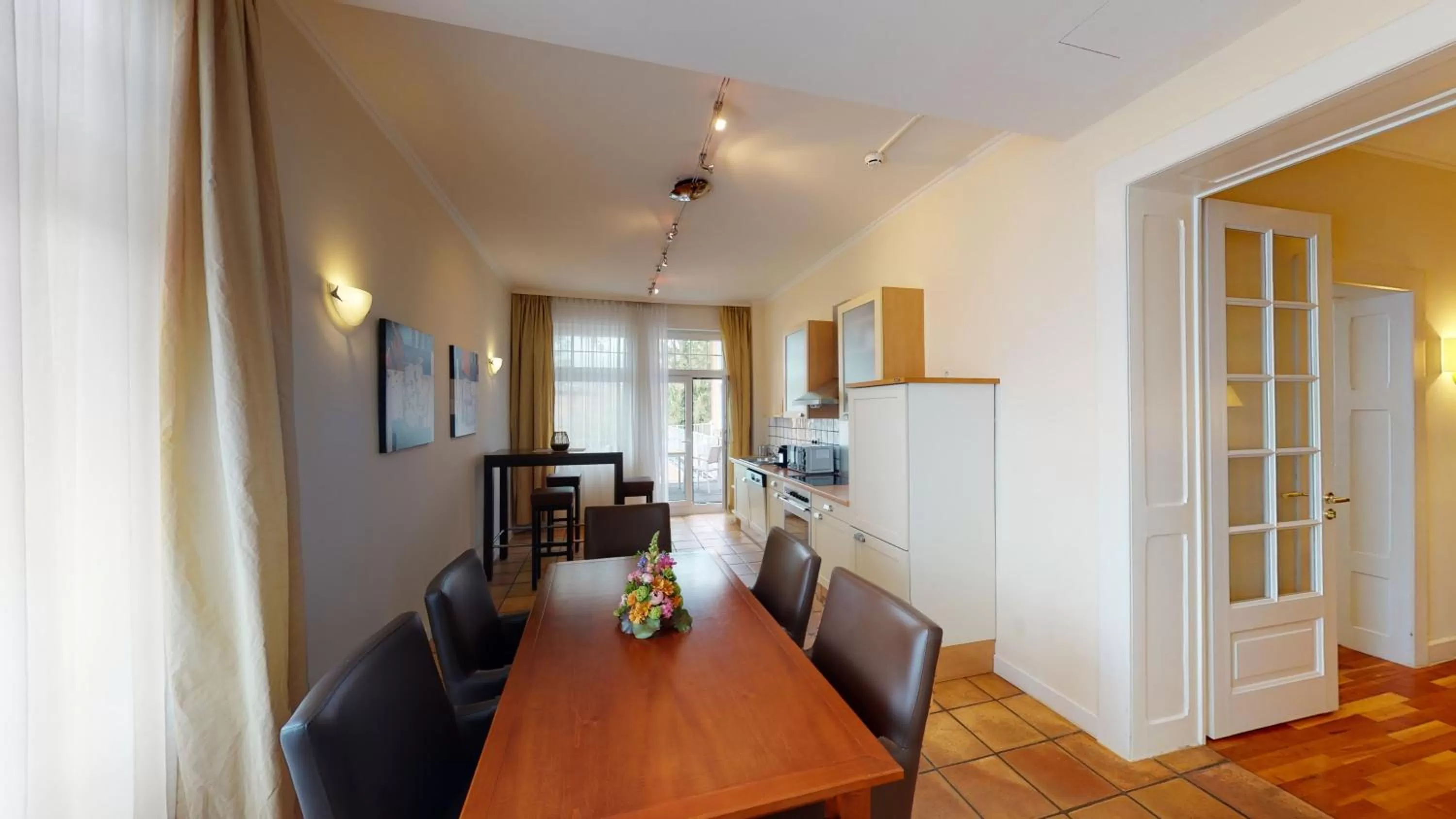 Kitchen or kitchenette in Hotel Oranien Wiesbaden