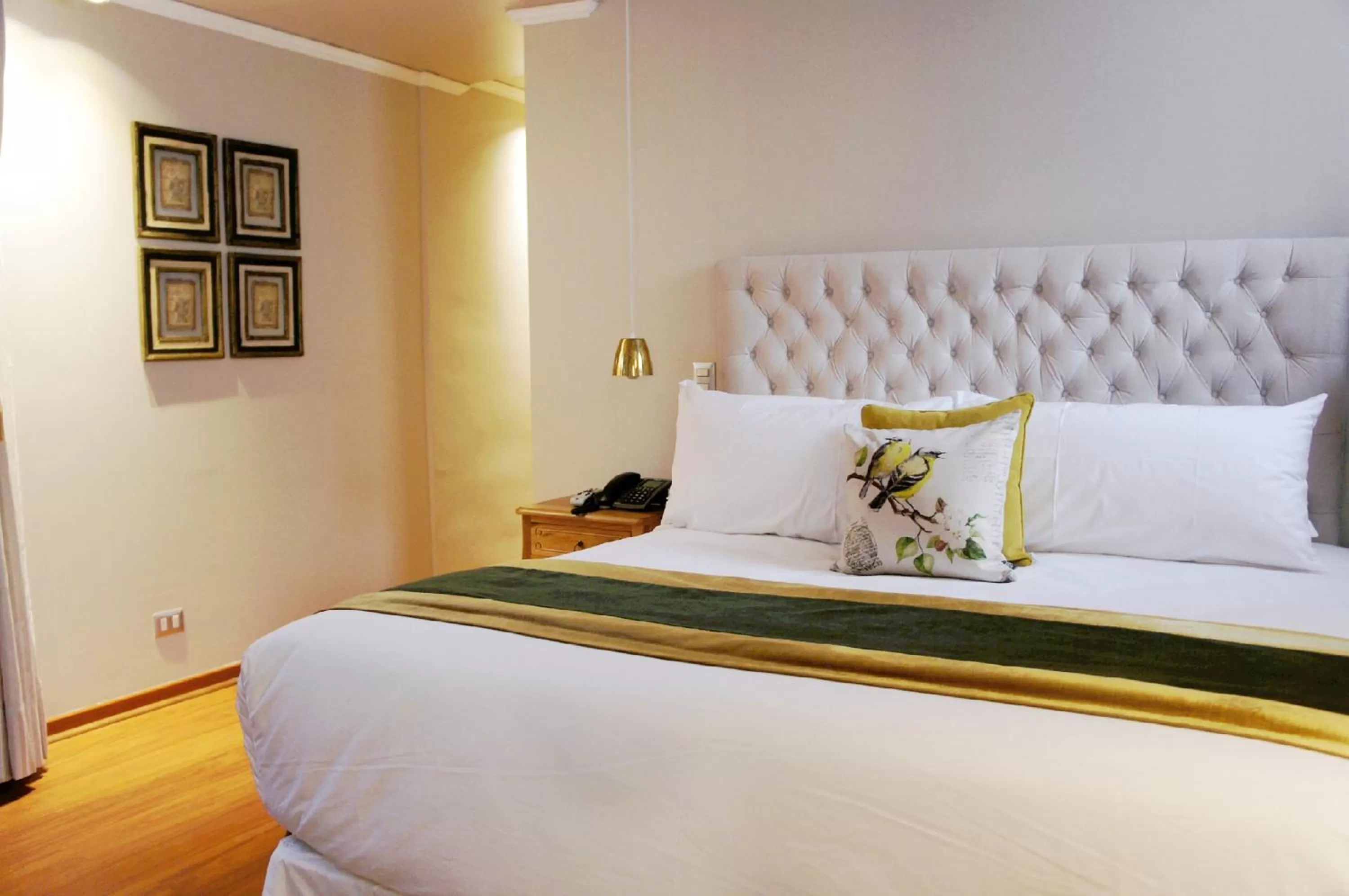 Bedroom, Bed in Quiral Hotel Boutique