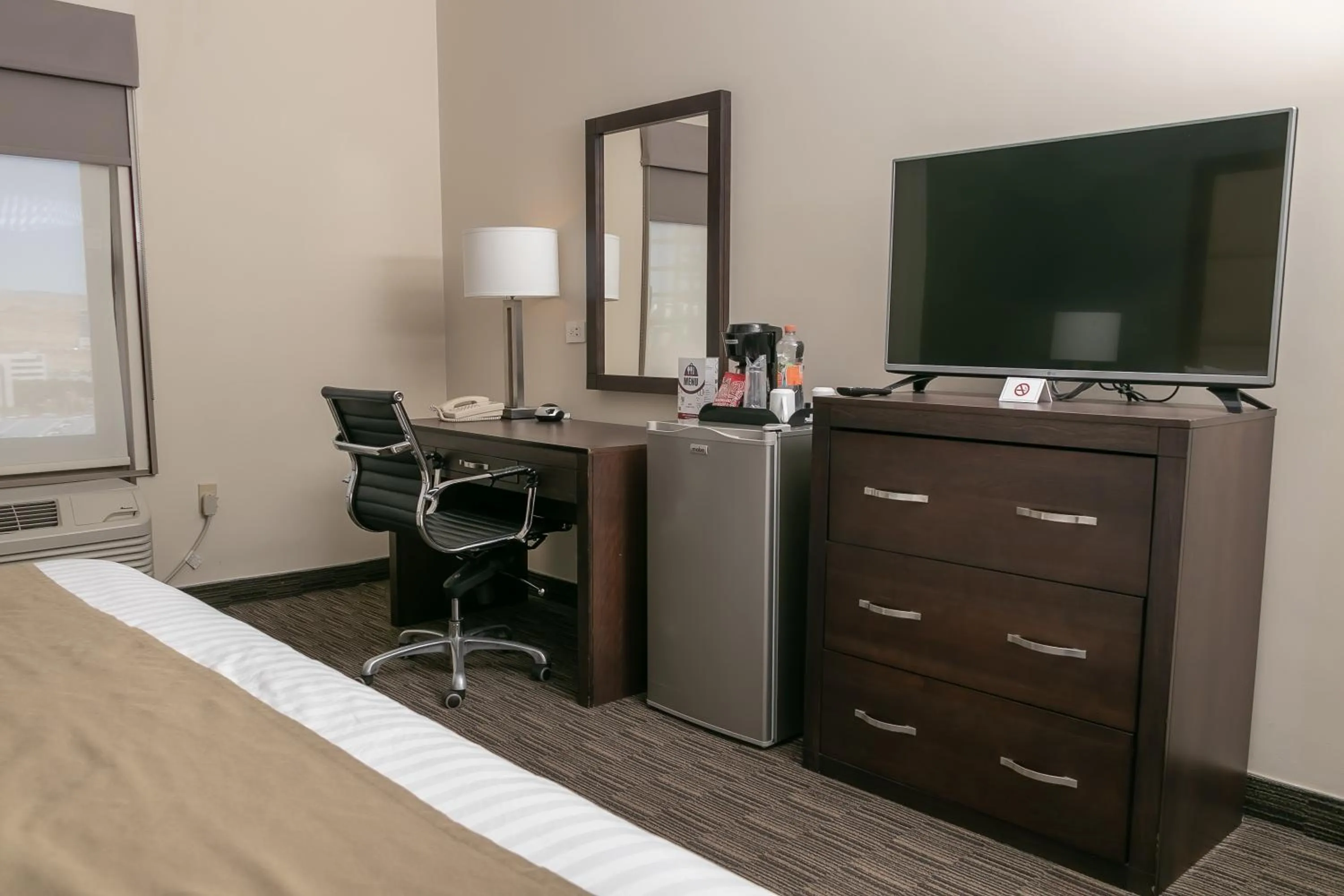 Photo of the whole room in Best Western Plus Chihuahua Juventud