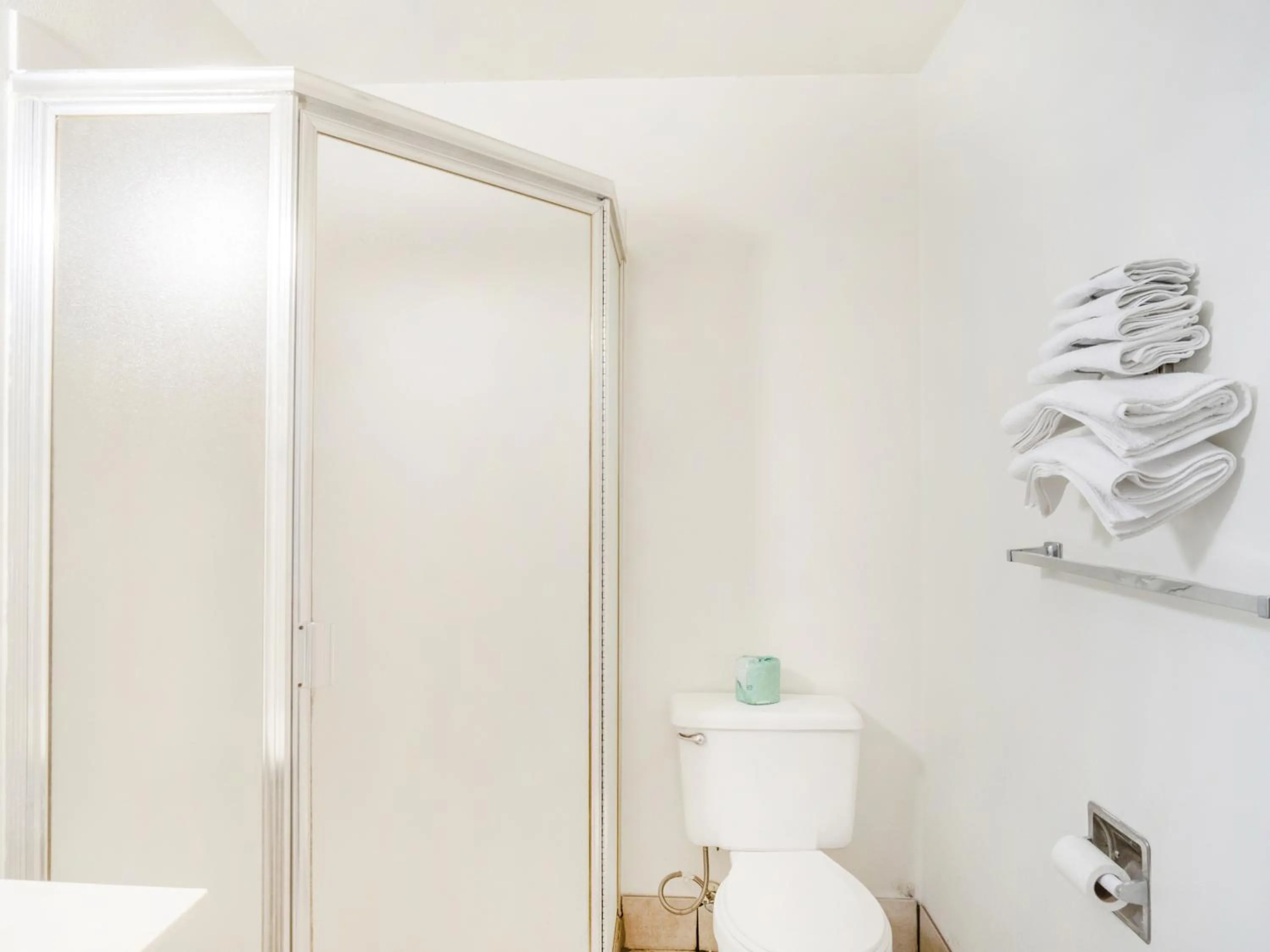 Bathroom in OYO Hotel Oklahoma City Northeast