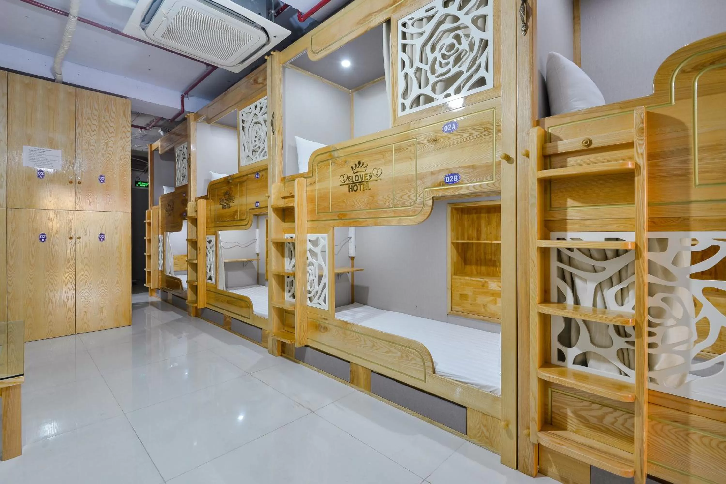 Bunk Bed in Love Hotel Airport